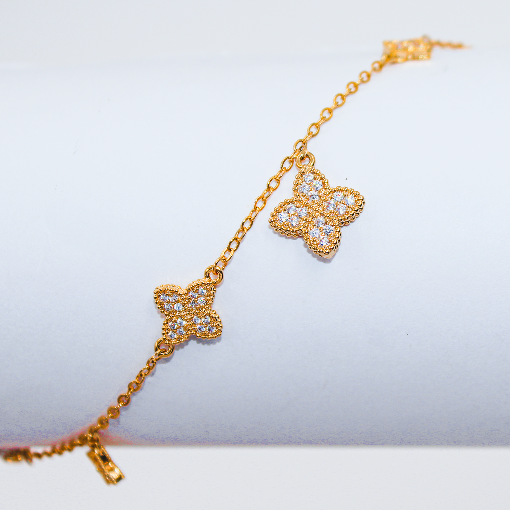 Alizia 5 Flower Pendant Bracelet