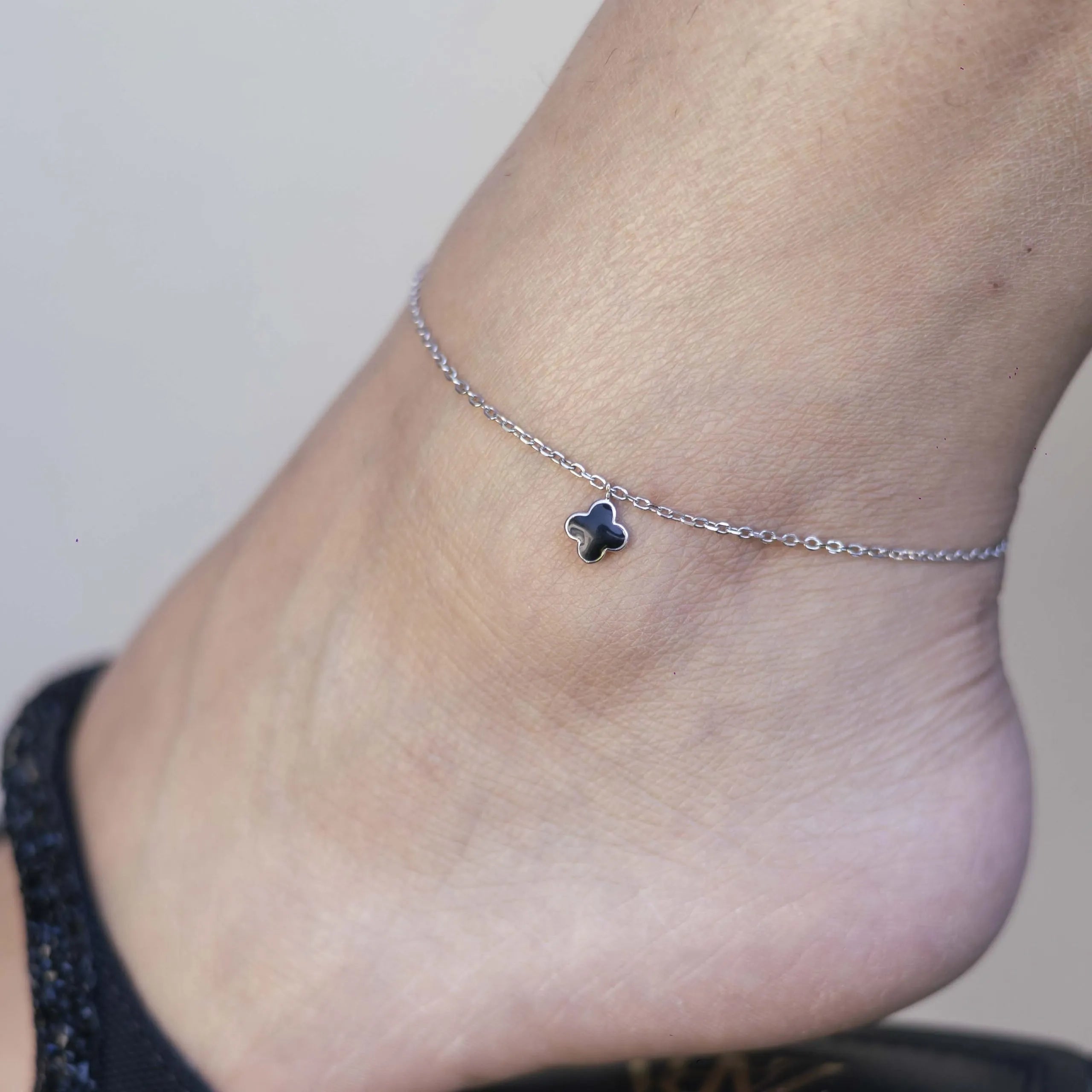 Alizia Clove Charm Anklet