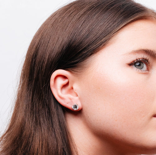 Alizia 6 Claw Daily Stud Stud Earrings