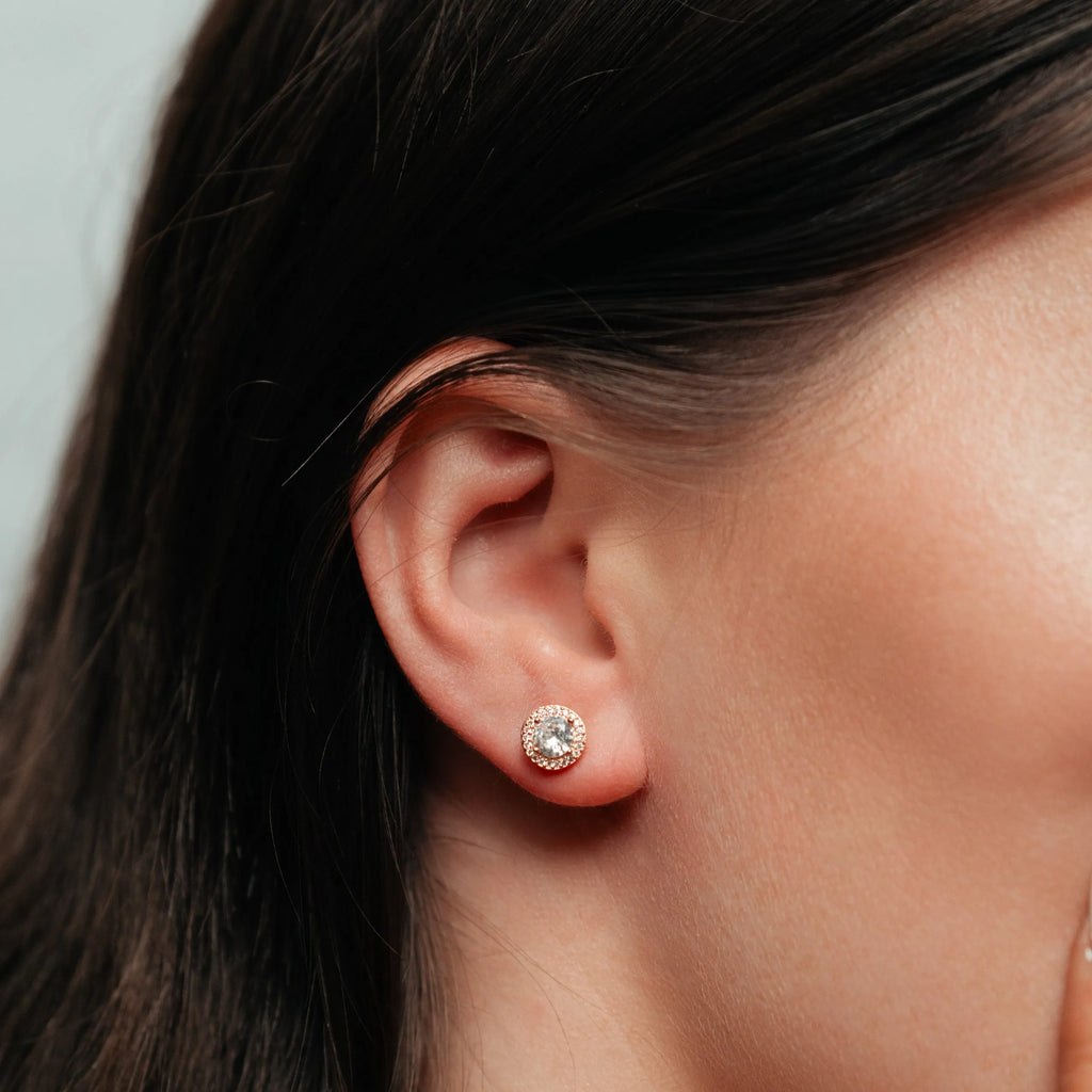 Alizia Halo Stud Stud Earrings
