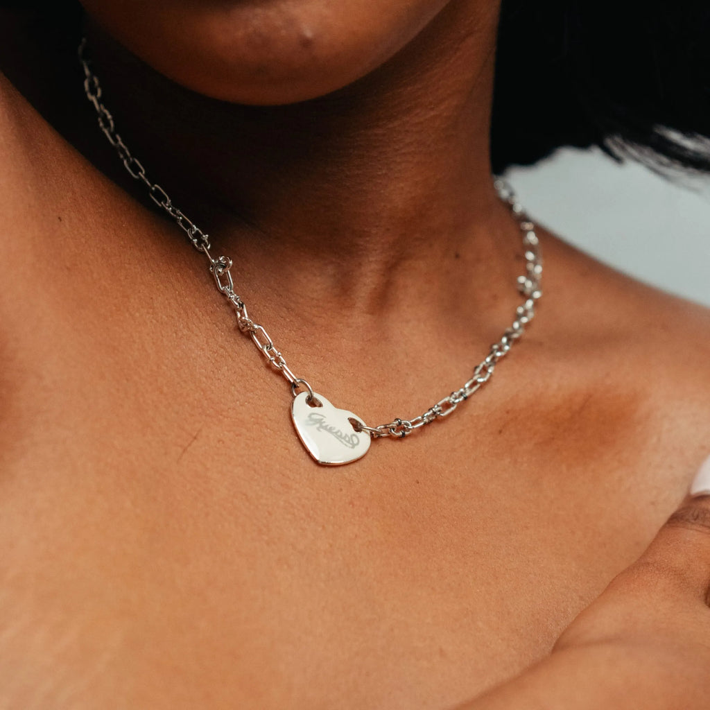 Alizia Guess Heart Short Necklace