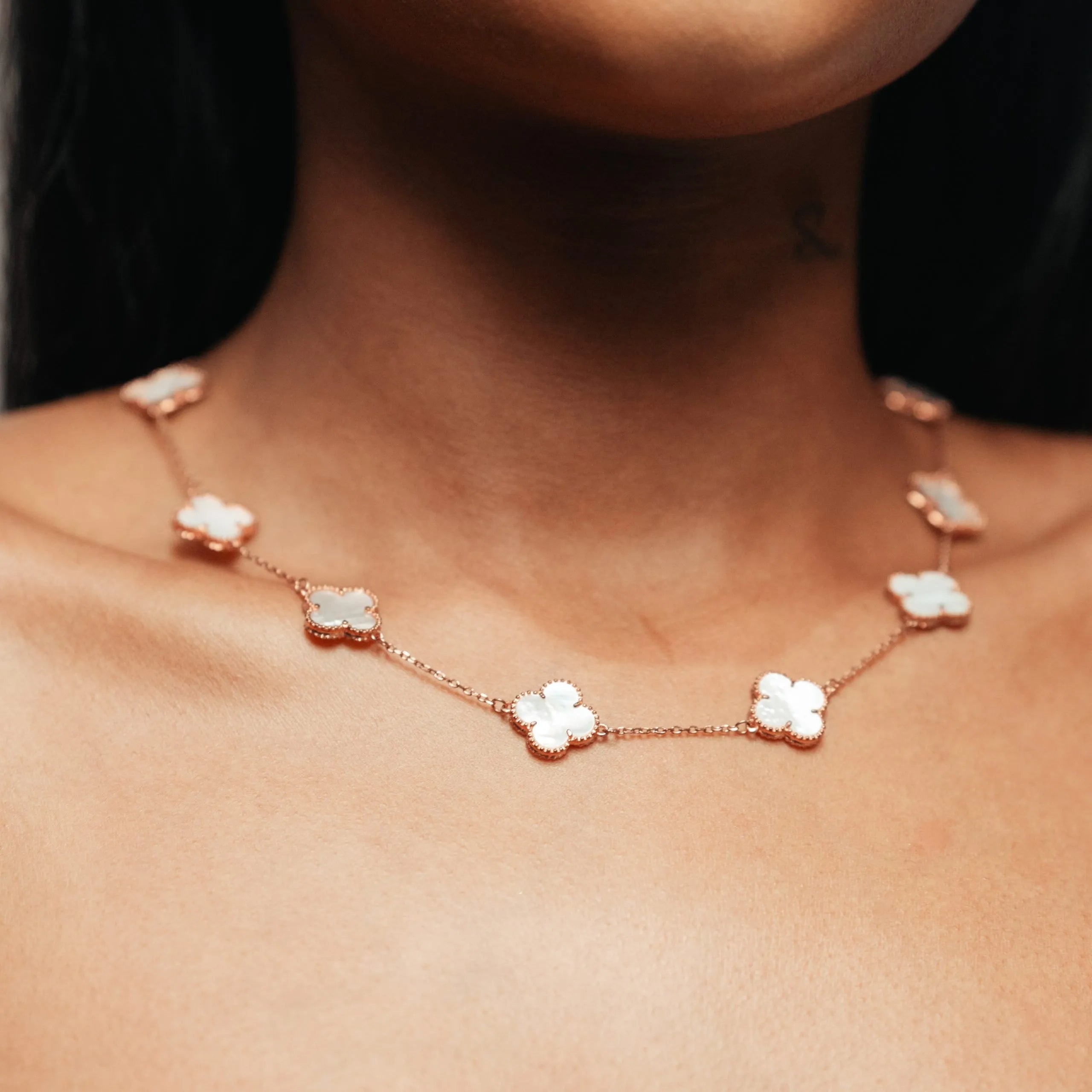 Alizia 10 Cloves Short Necklace