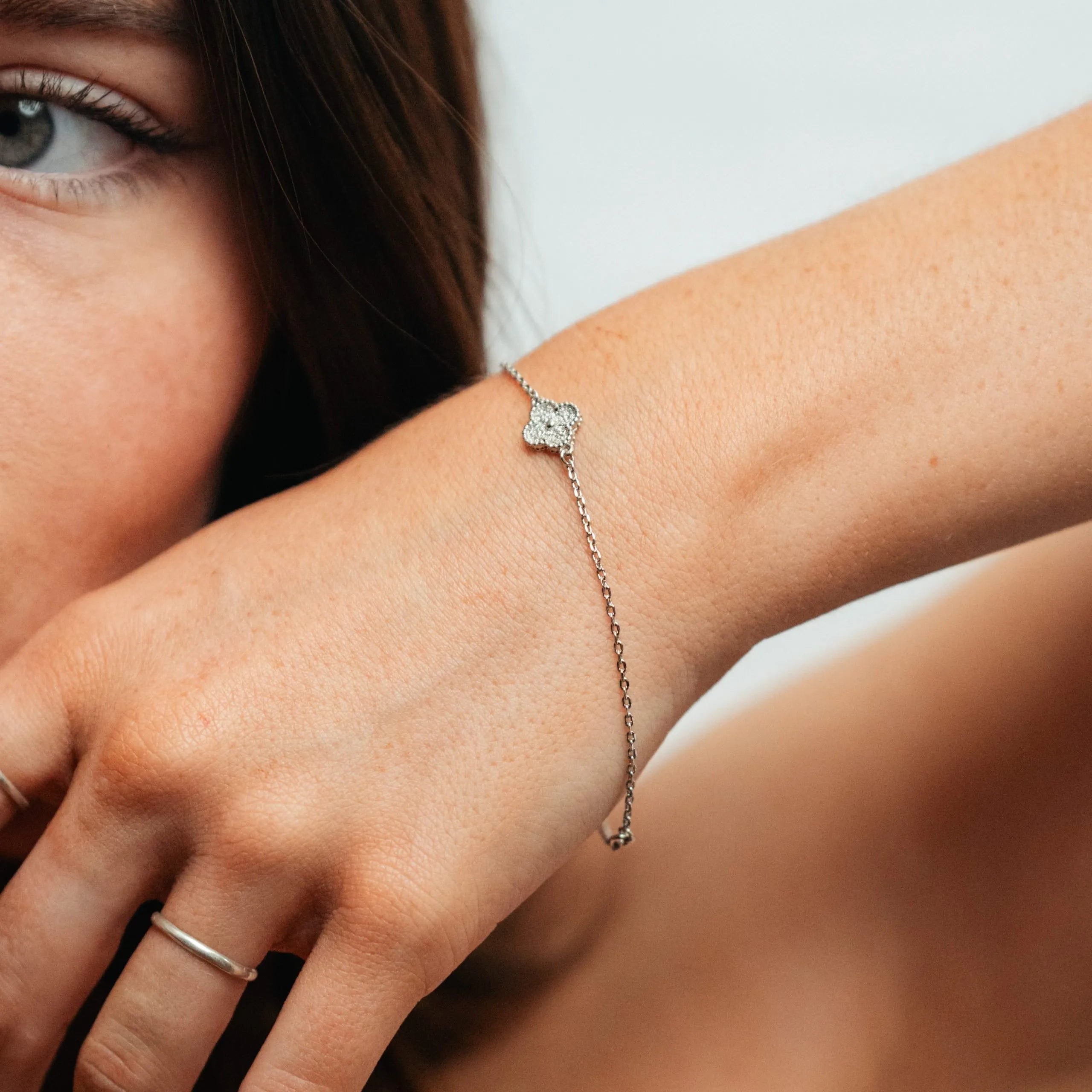 Alizia Single Clove Bracelet