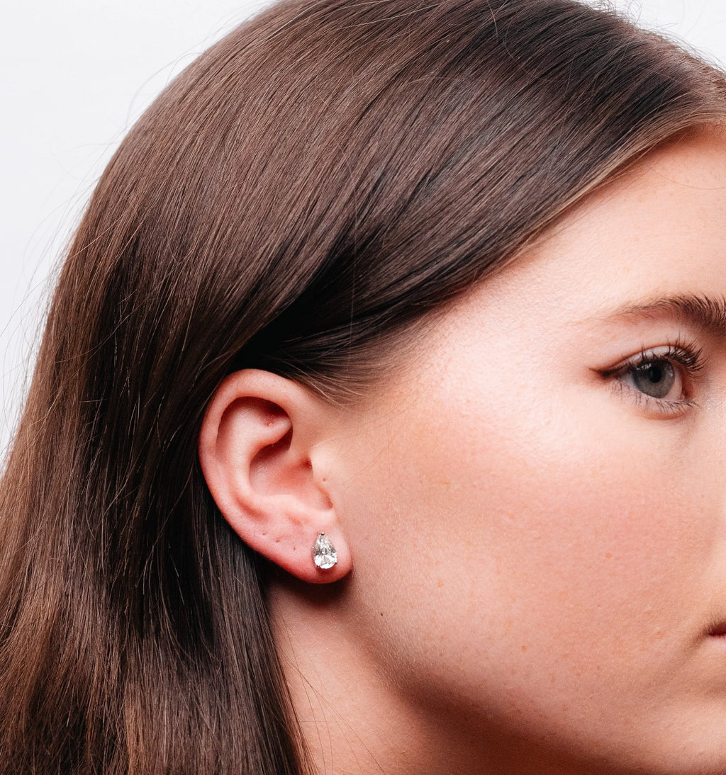 Alizia Pear Shaped Stud Stud Earrings