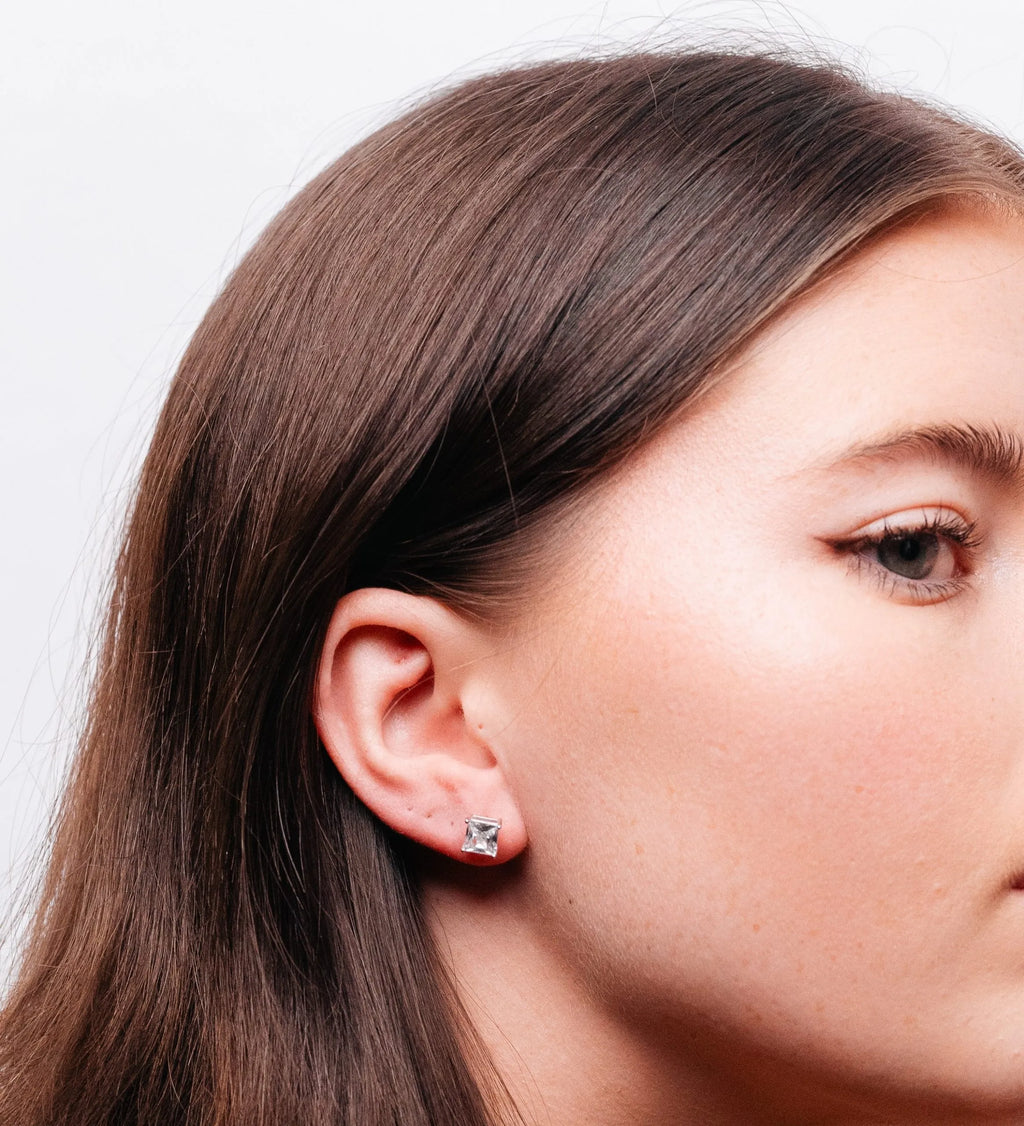 Alizia Square Stud Stud Earrings