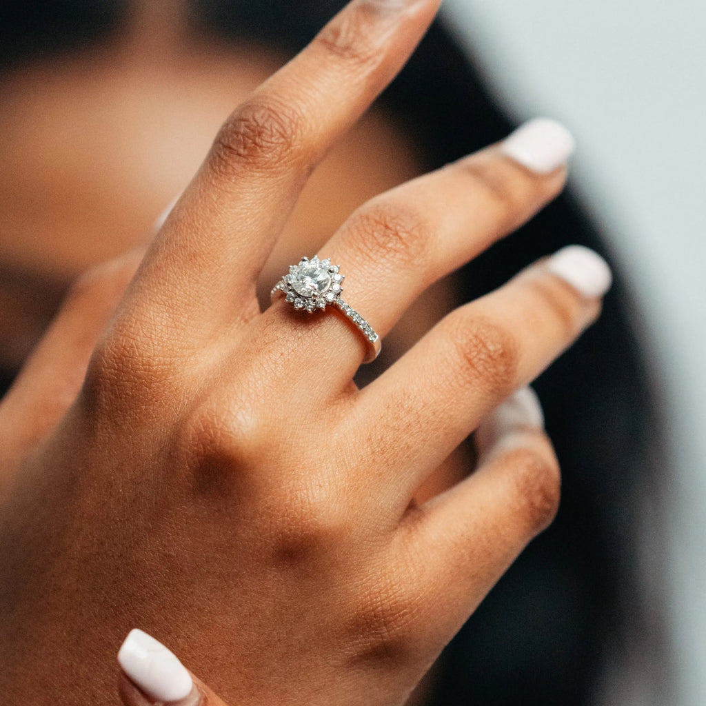 Alizia Moissanite Flowers Ring