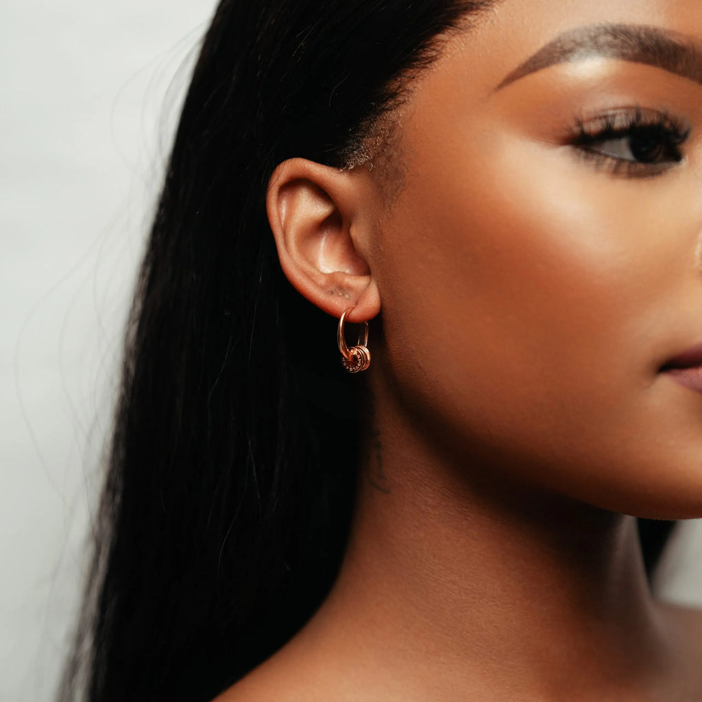 Alizia Dainty English Look Hooped Earrings