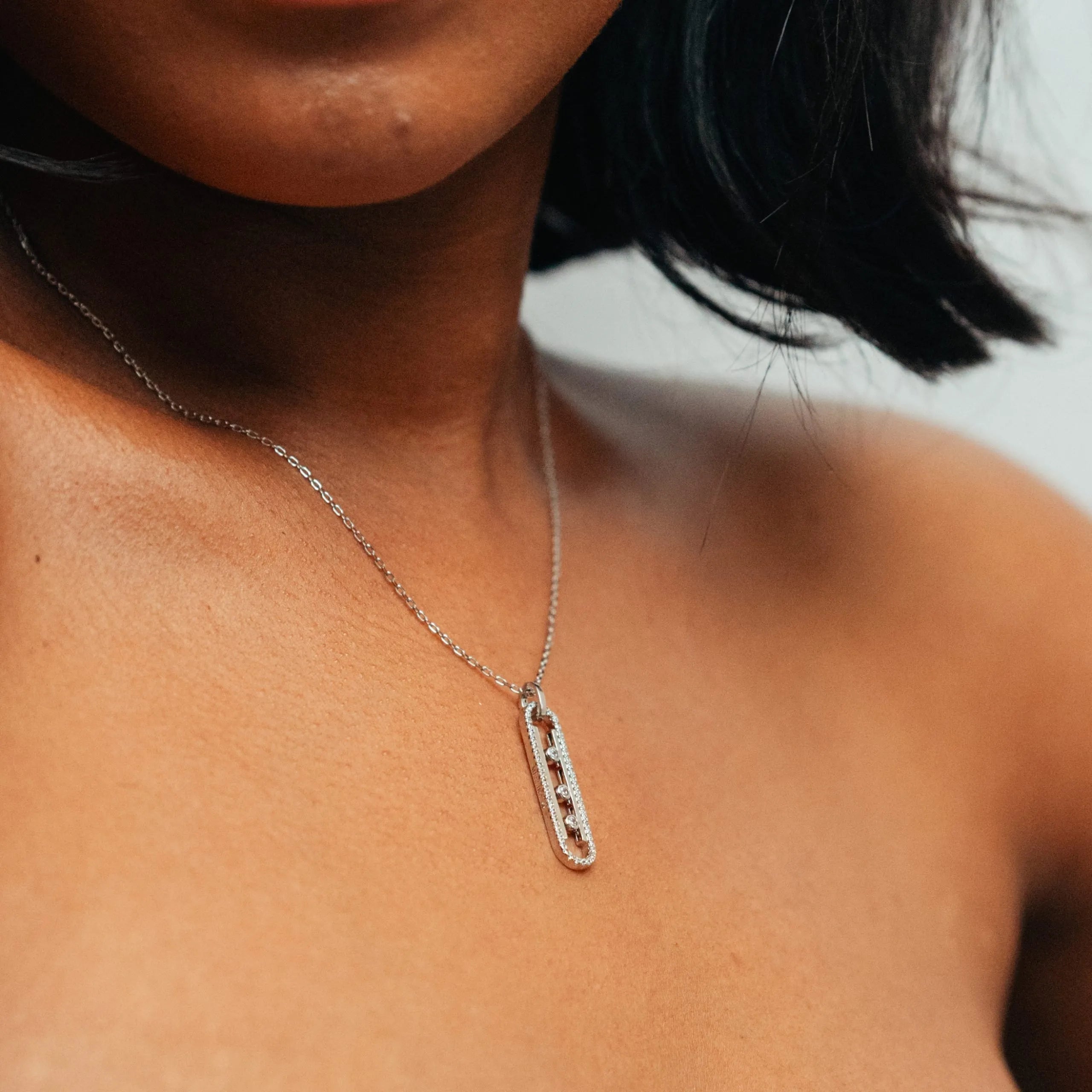 Alizia Large Moving Majestic Short Necklace