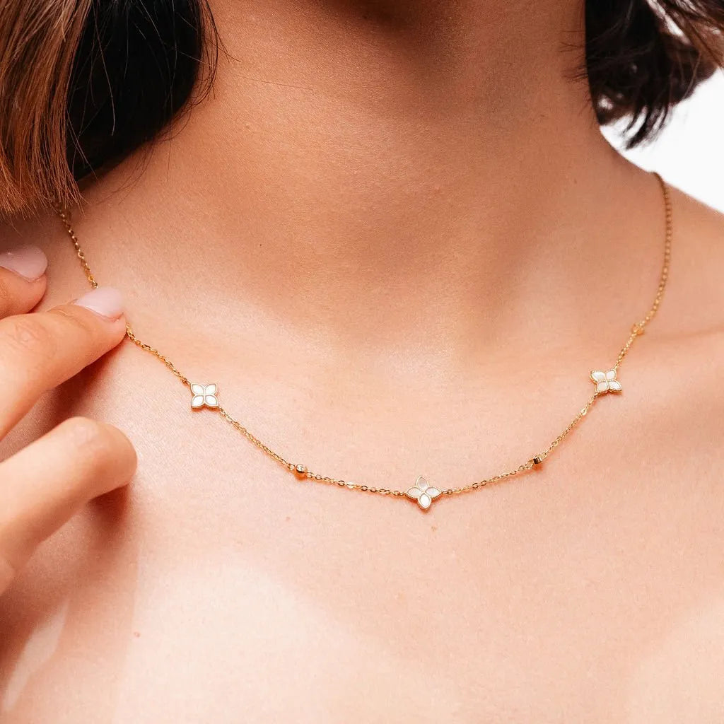 Alizia Mini Cloves Charm Short Necklace