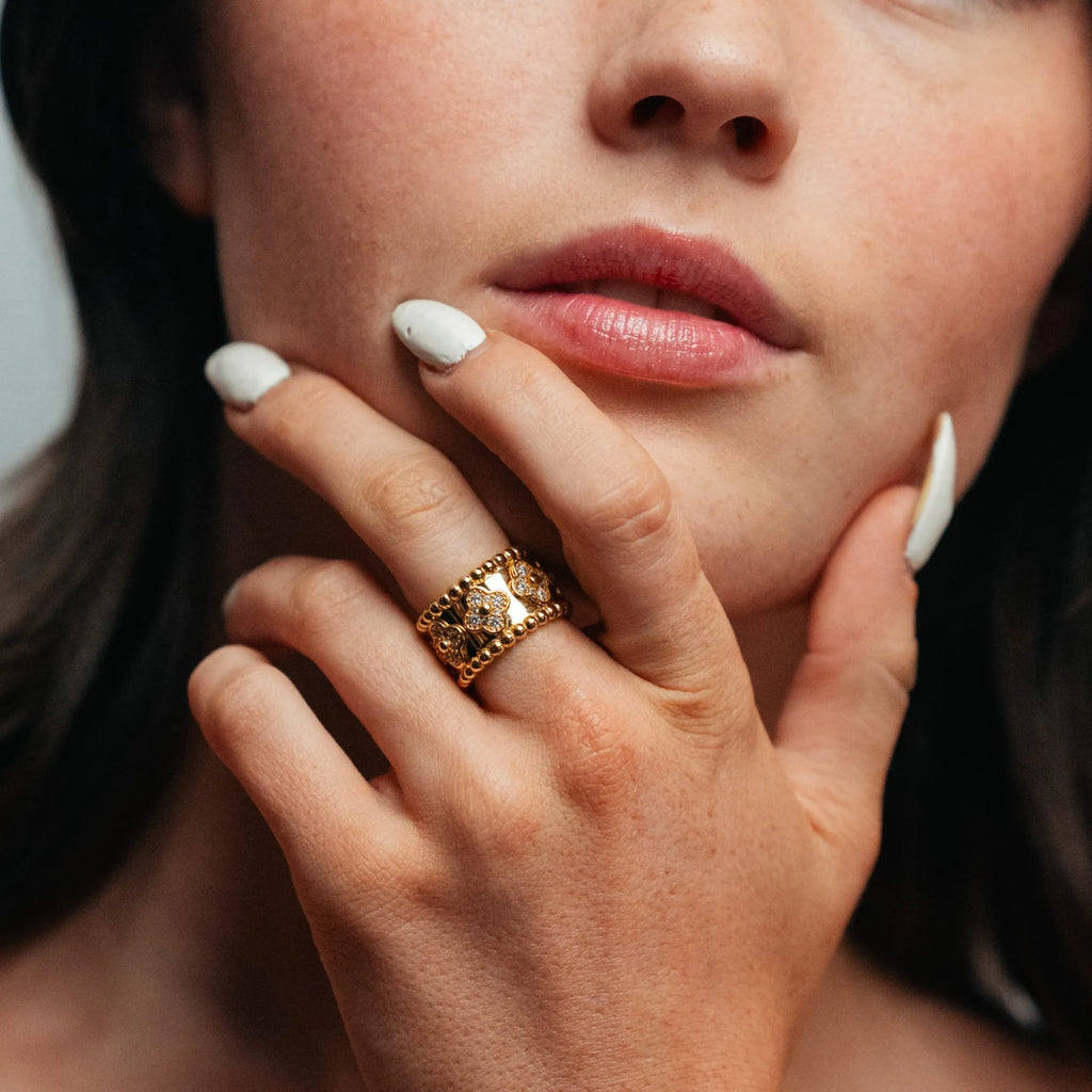 Alizia Thick Flower Ring