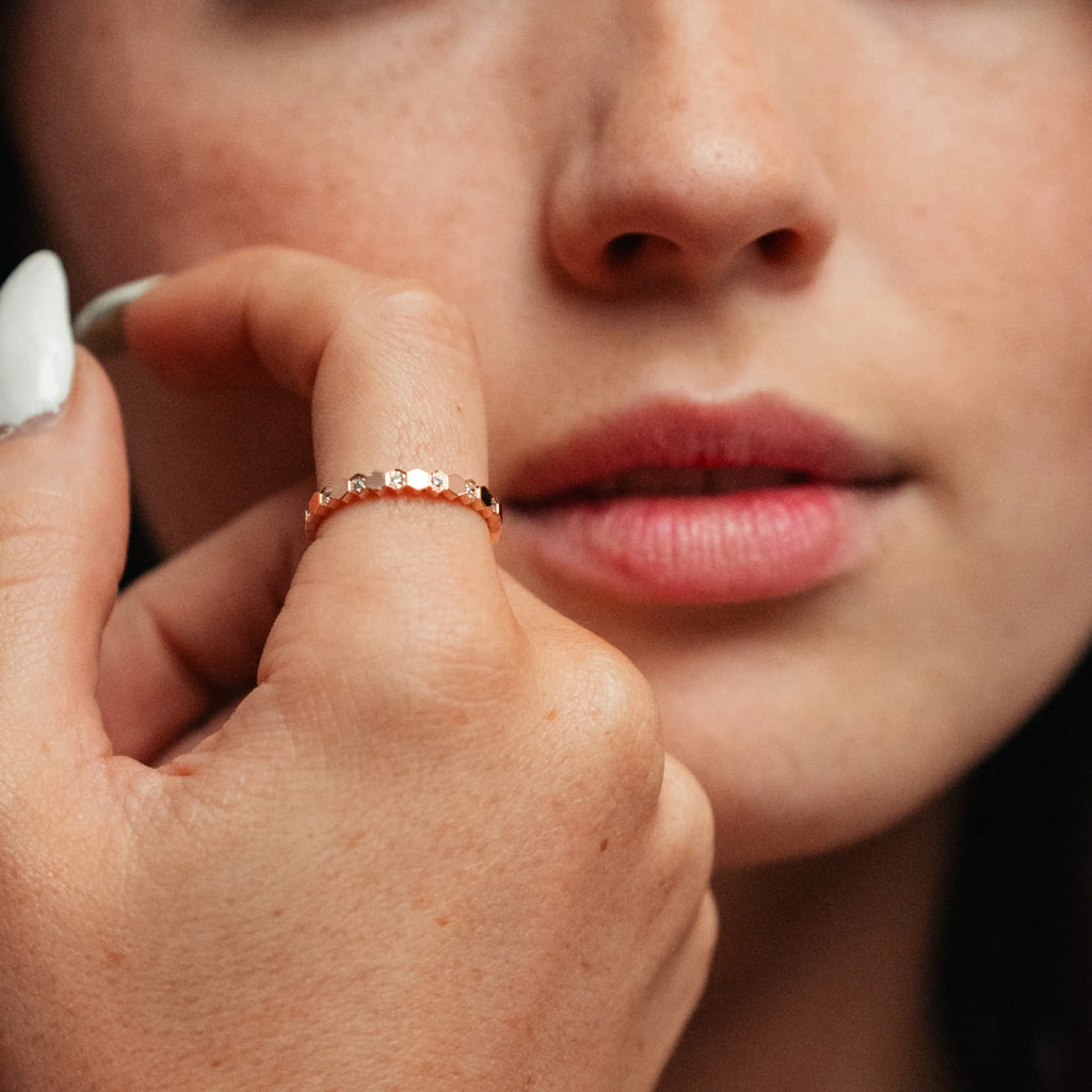 Alizia Honeycomb Band Ring