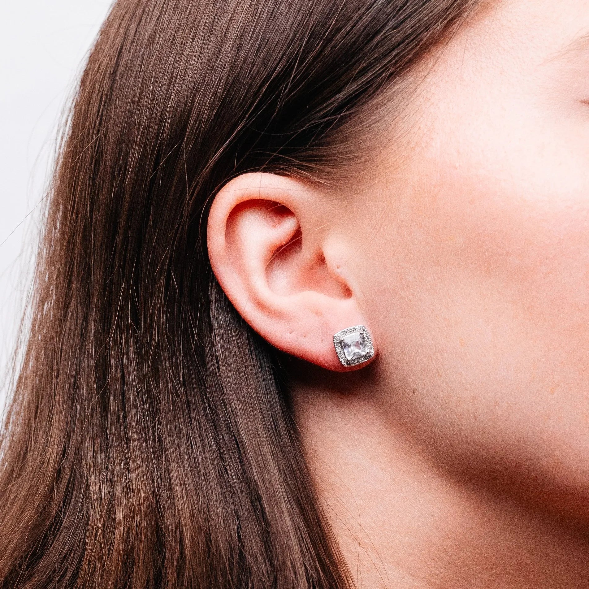 Alizia Thick Square Stud Stud Earrings