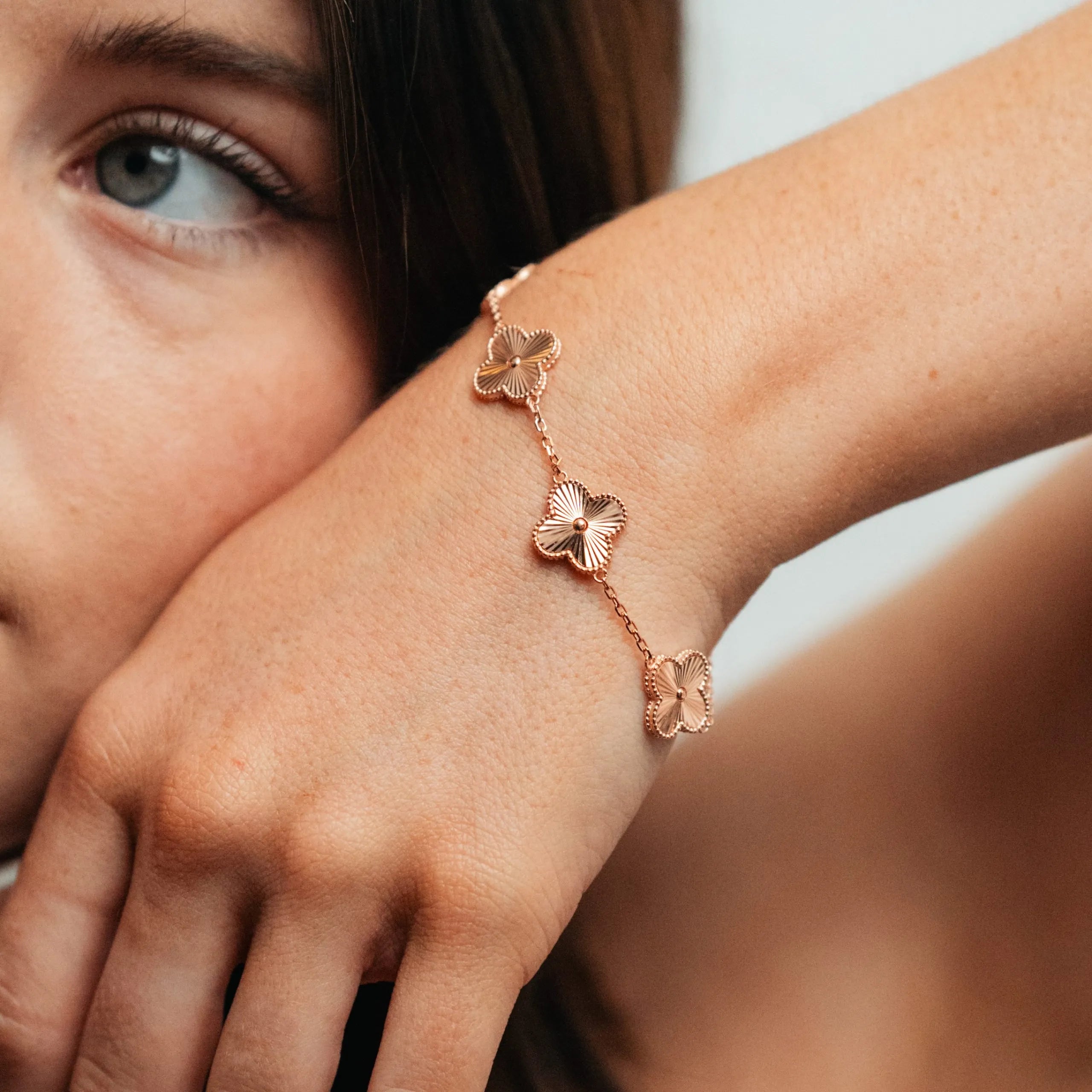 Alizia Big Shiny 5 Clove Bracelet