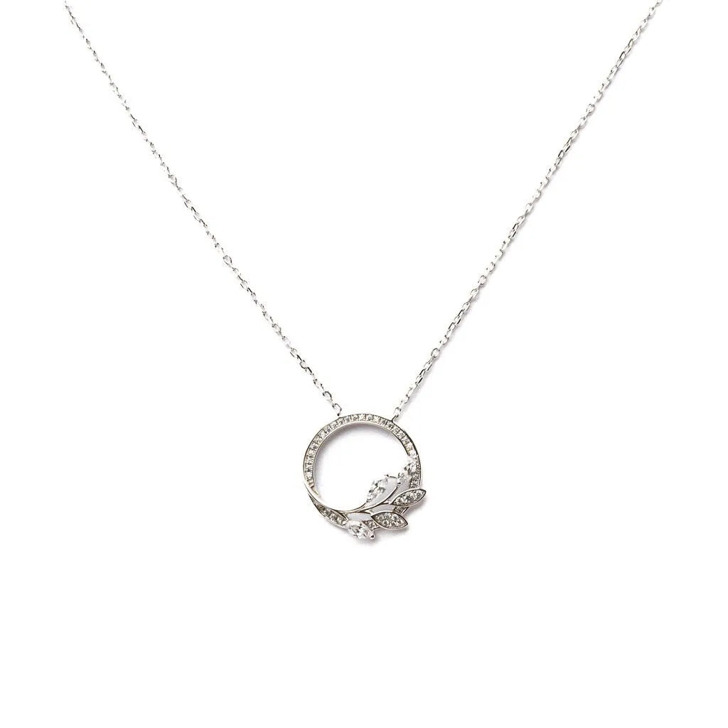 Alizia Leaf Loop Short Necklace