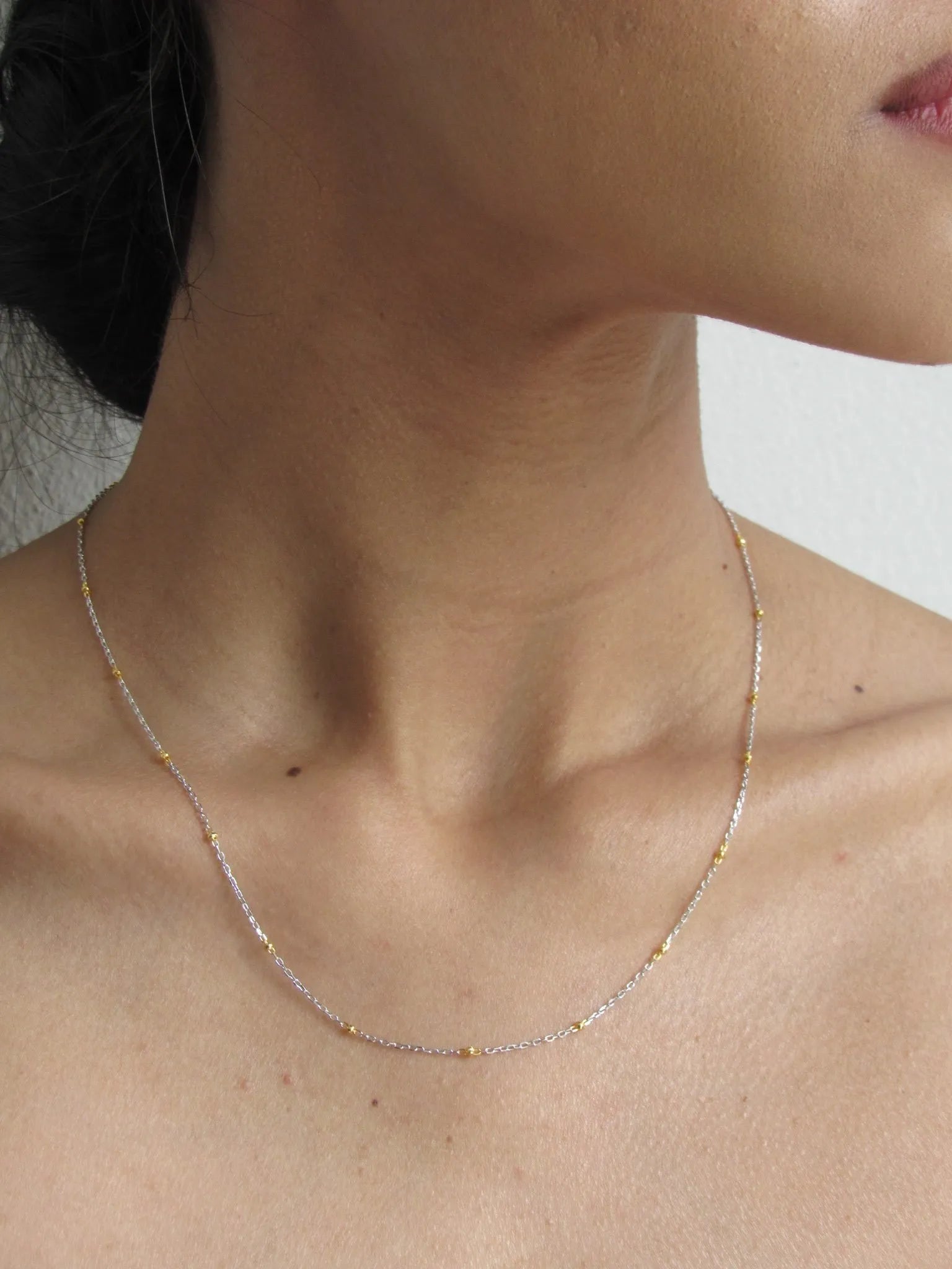 Alizia Dainty Ball Short Necklace