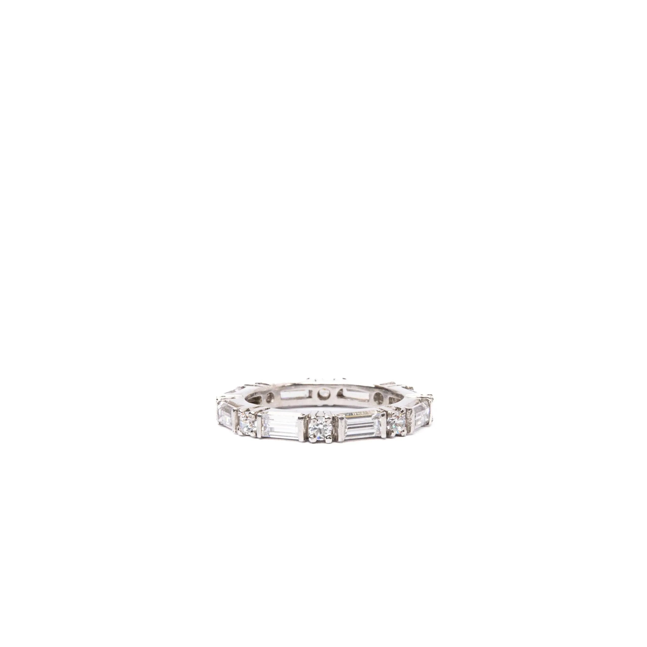 Alizia Baguette Band Ring