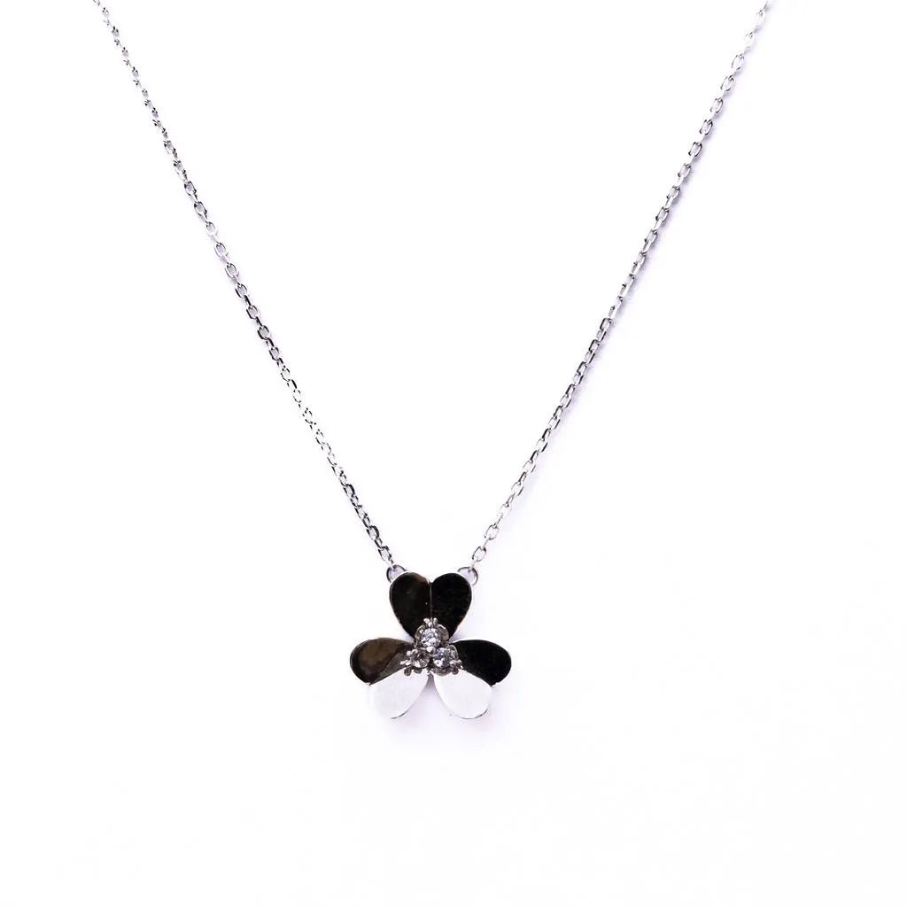 Alizia Small Single Iris Short Necklace