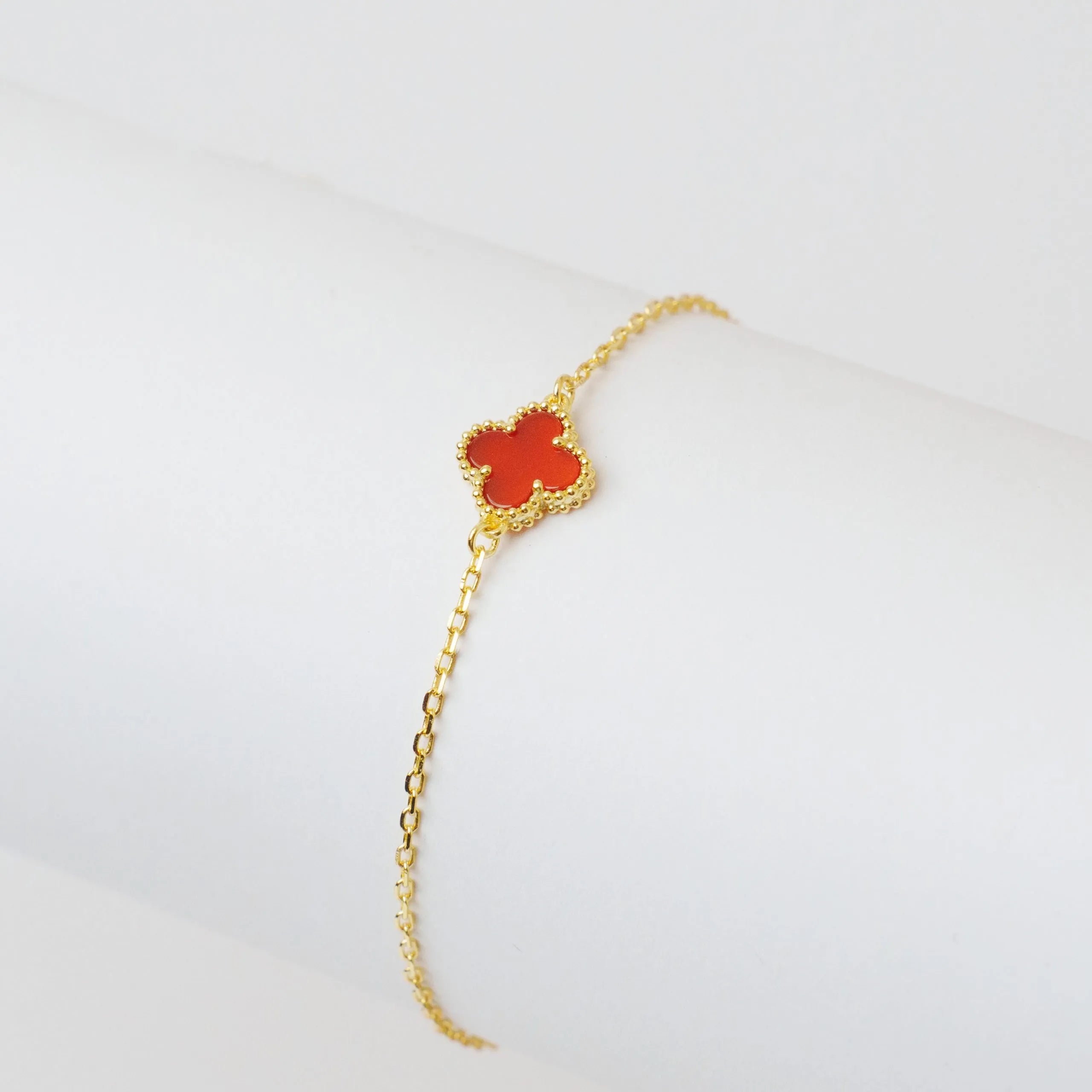 Alizia Single Clove Bracelet