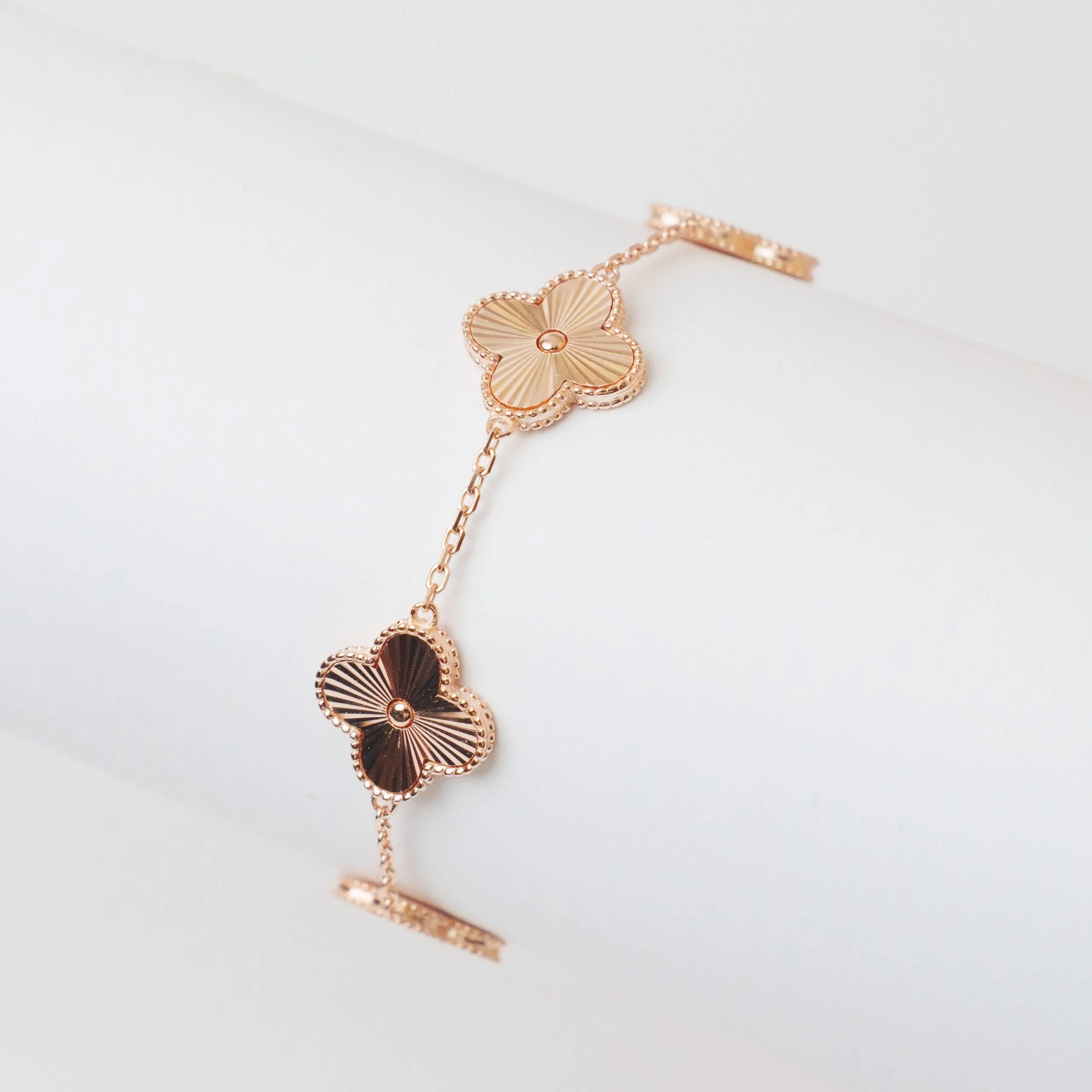 Alizia Big Shiny 5 Clove Bracelet