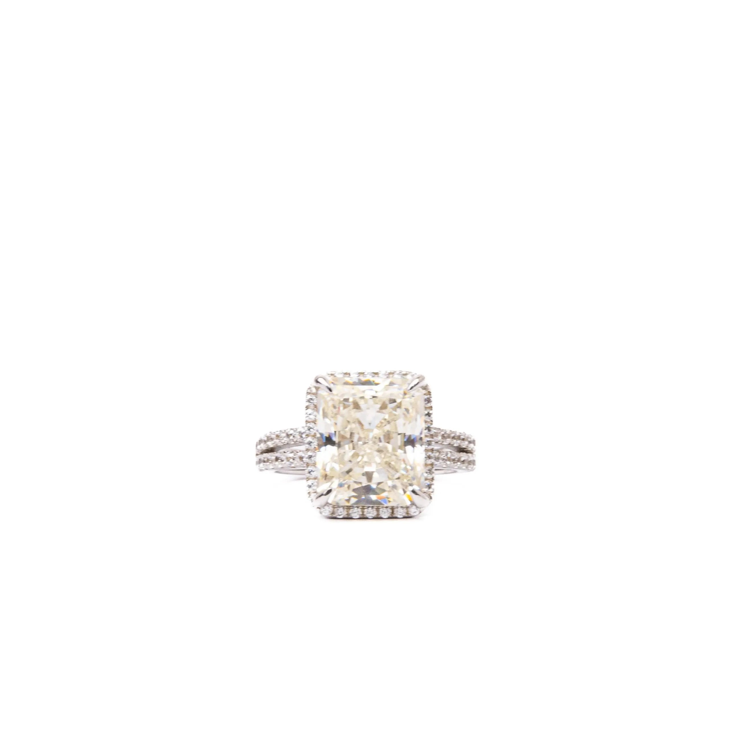 Alizia Cushion Cut Ring