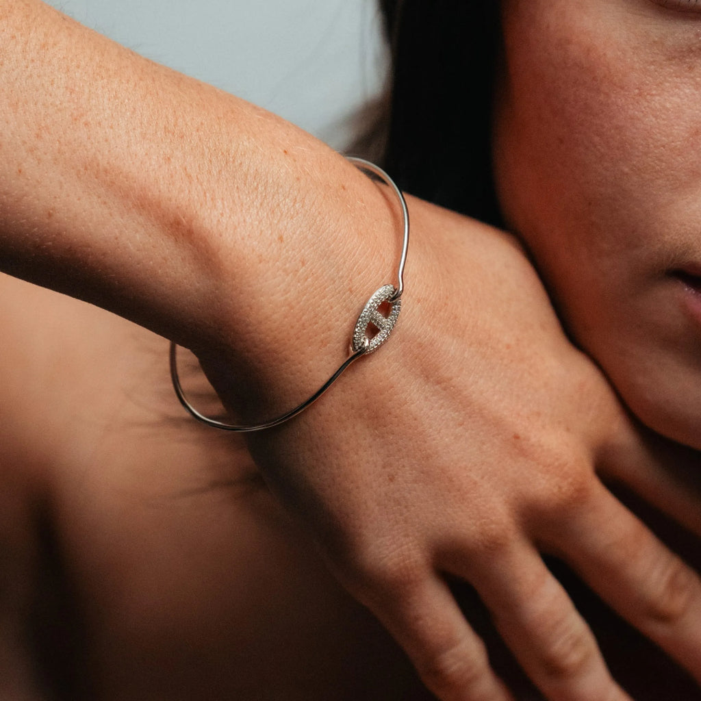 Alizia Dainty Oval Bangle