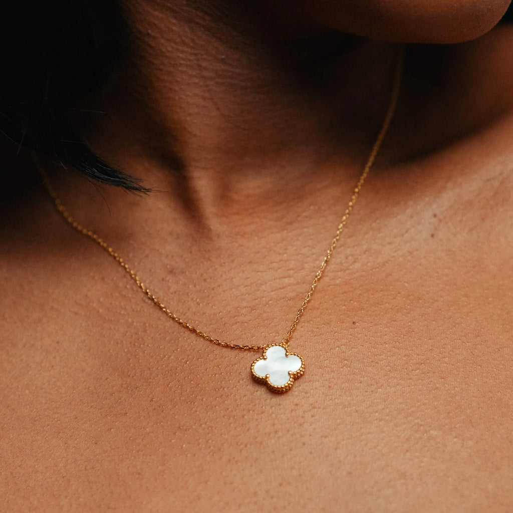 Alizia Single Clove Short Necklace