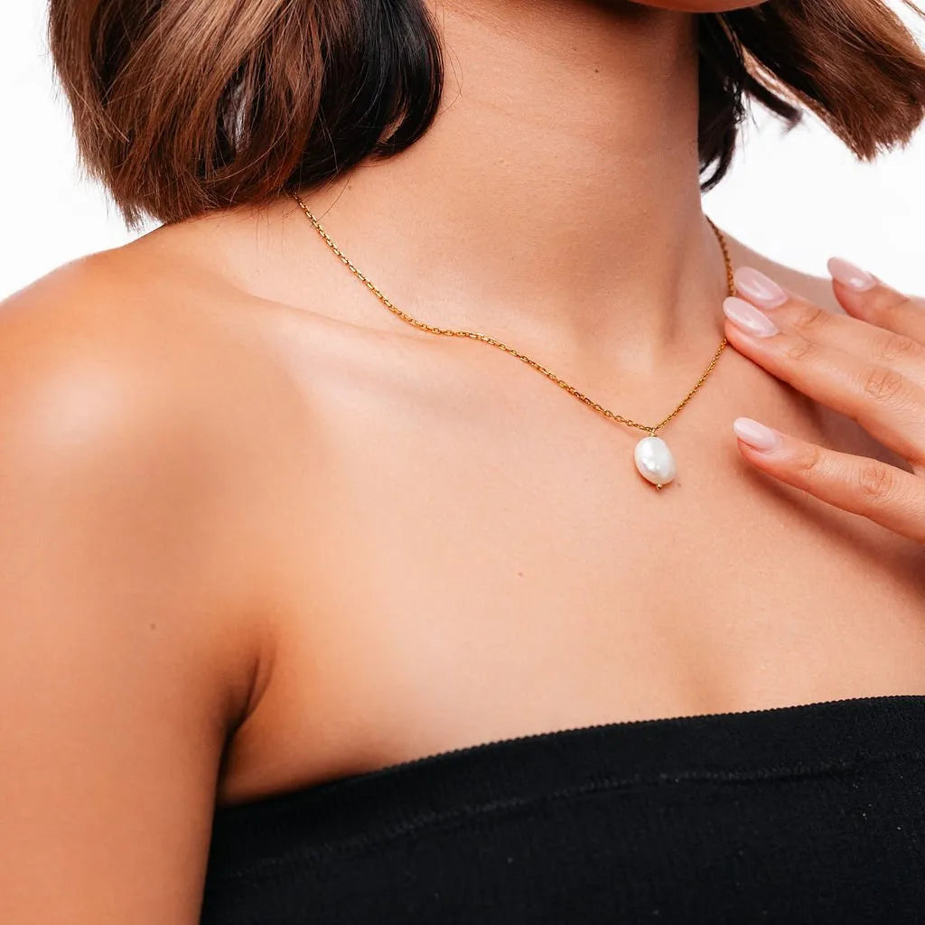 Alizia Broque Pearl Short Necklace