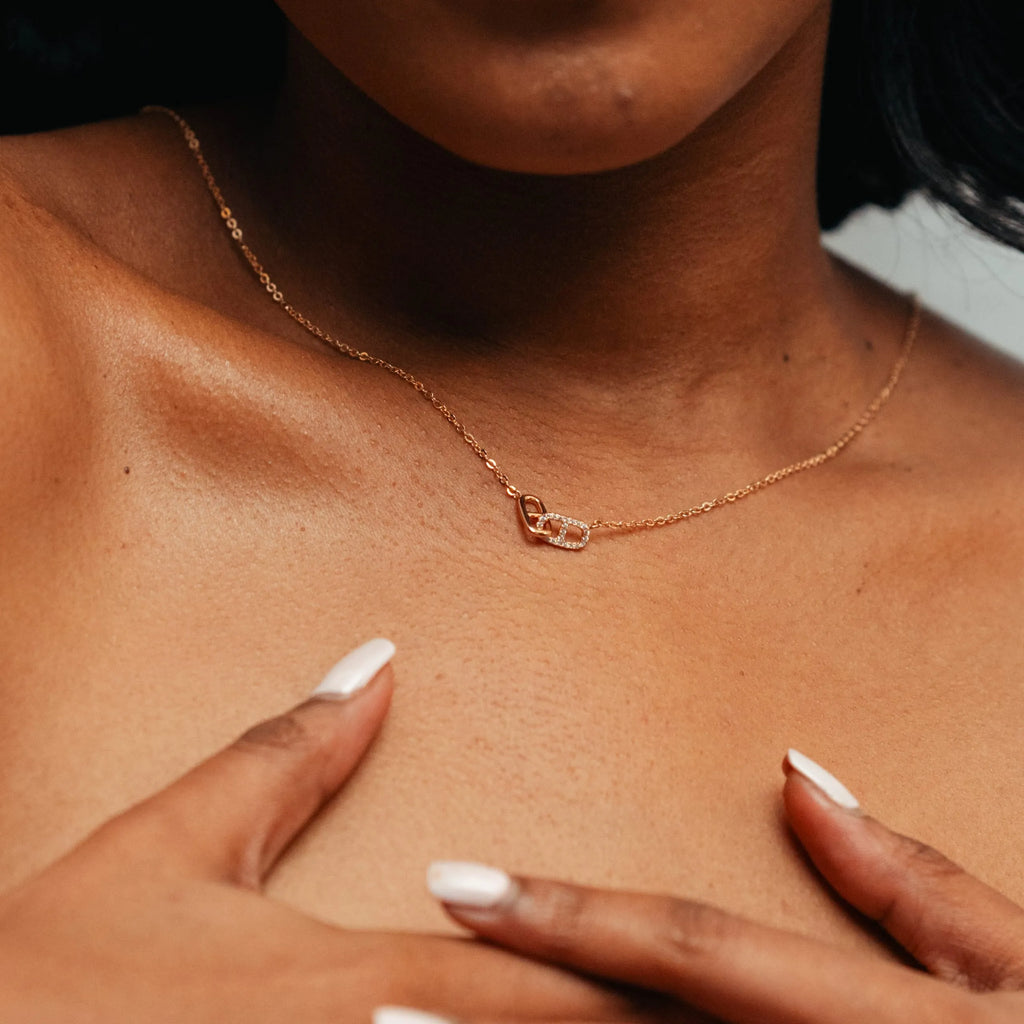 Alizia Double Hook Short Necklace