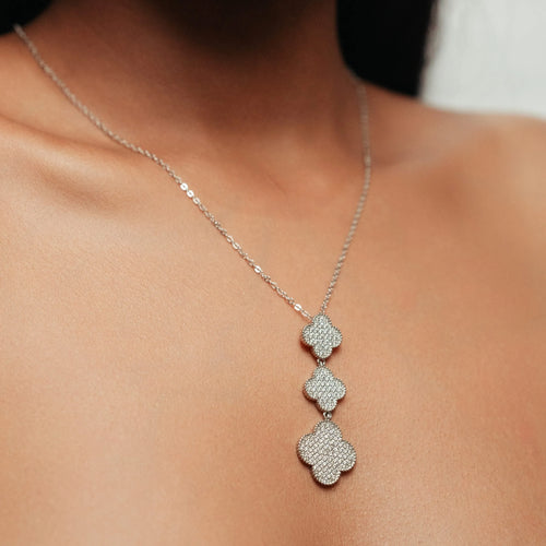 Alizia 3 Chunky Cloves Short Necklace