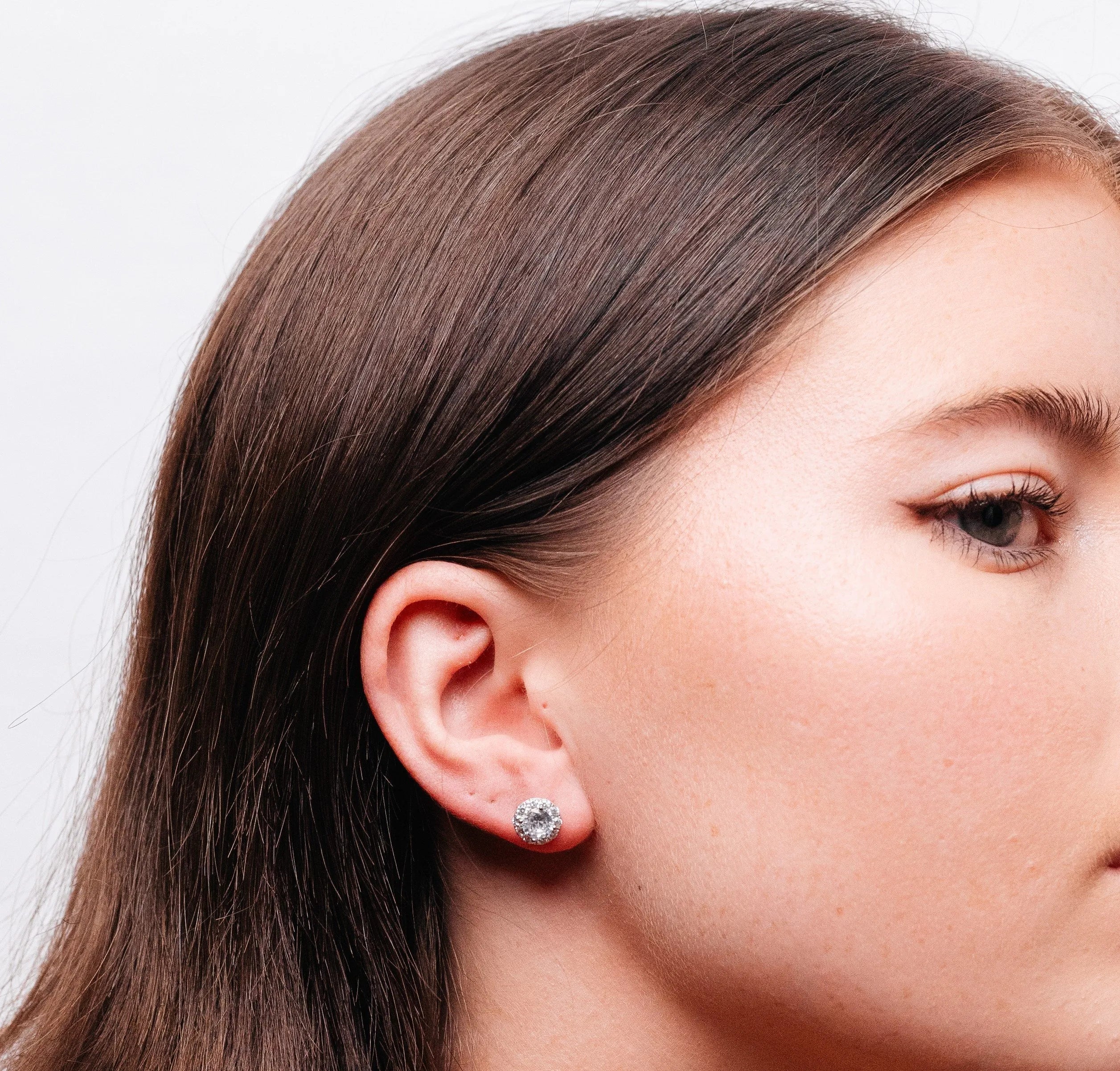 Alizia Halo Stud Stud Earrings