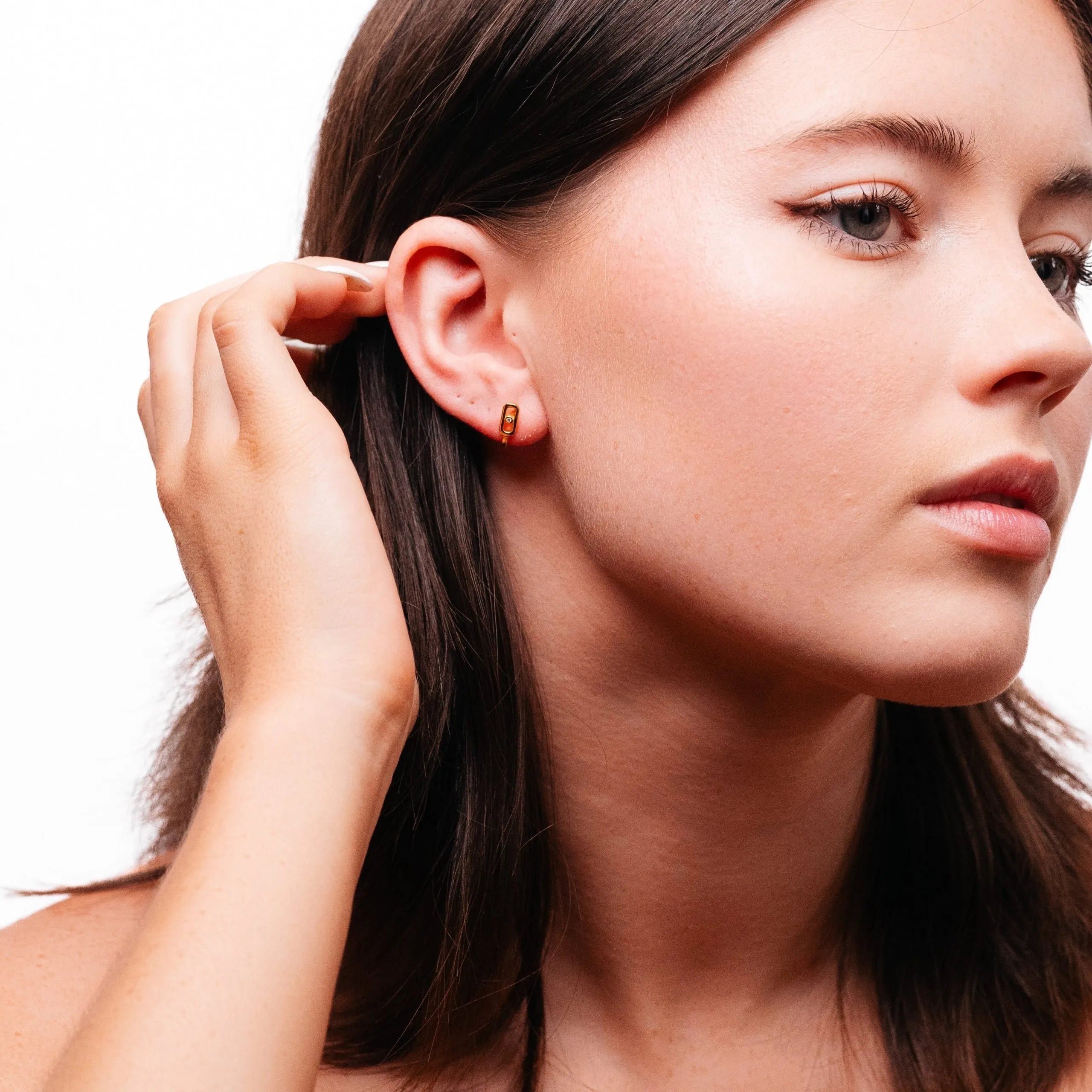 Alizia Majestic Hook Stud Stud Earrings