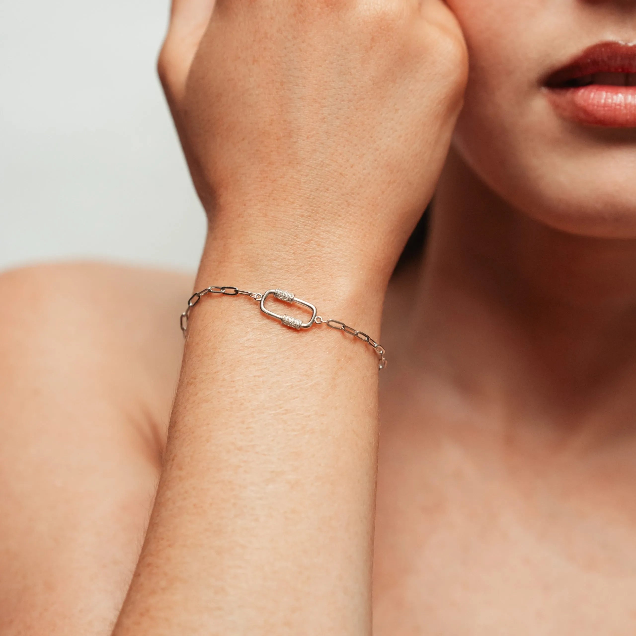 Alizia Clasp Bracelet