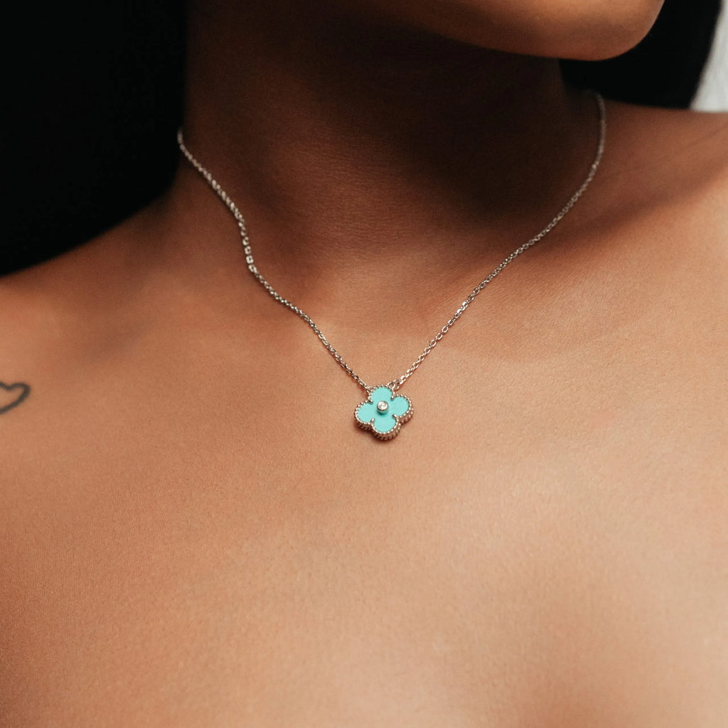 Alizia Single Stud Clove Short Necklace