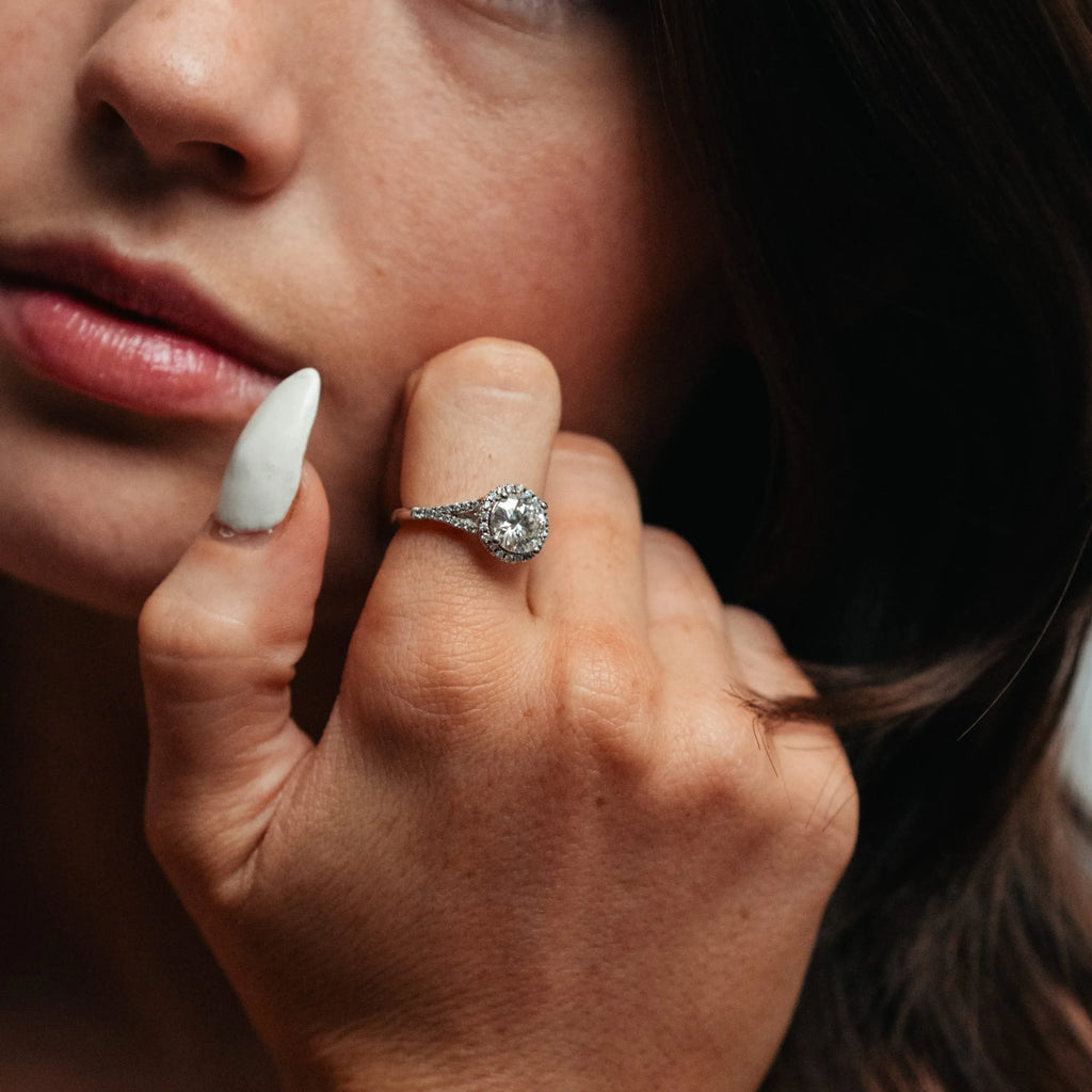 Alizia Moissanite Halo Ring