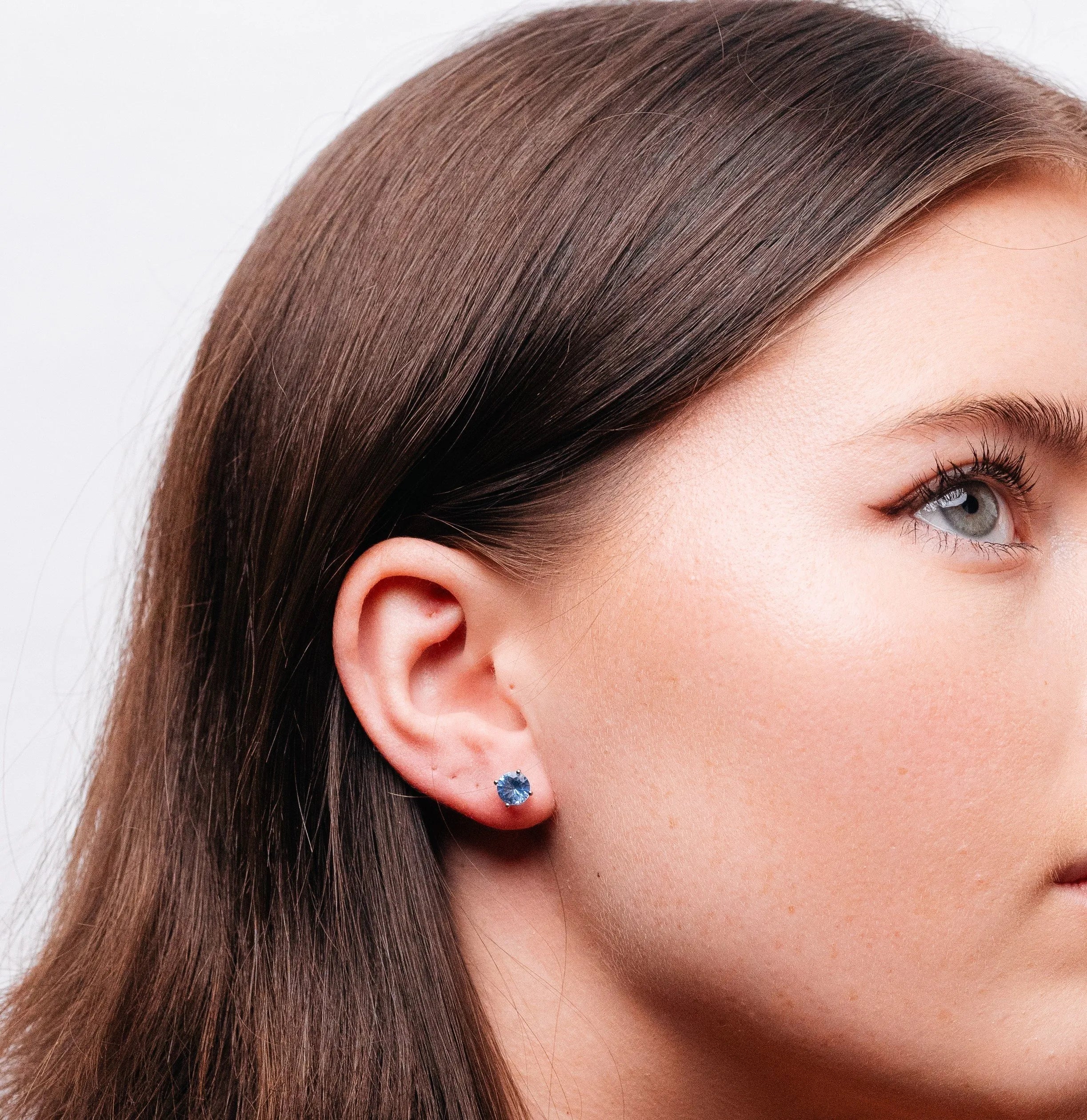 Alizia Square Stud 4 Claw Stud Earrings