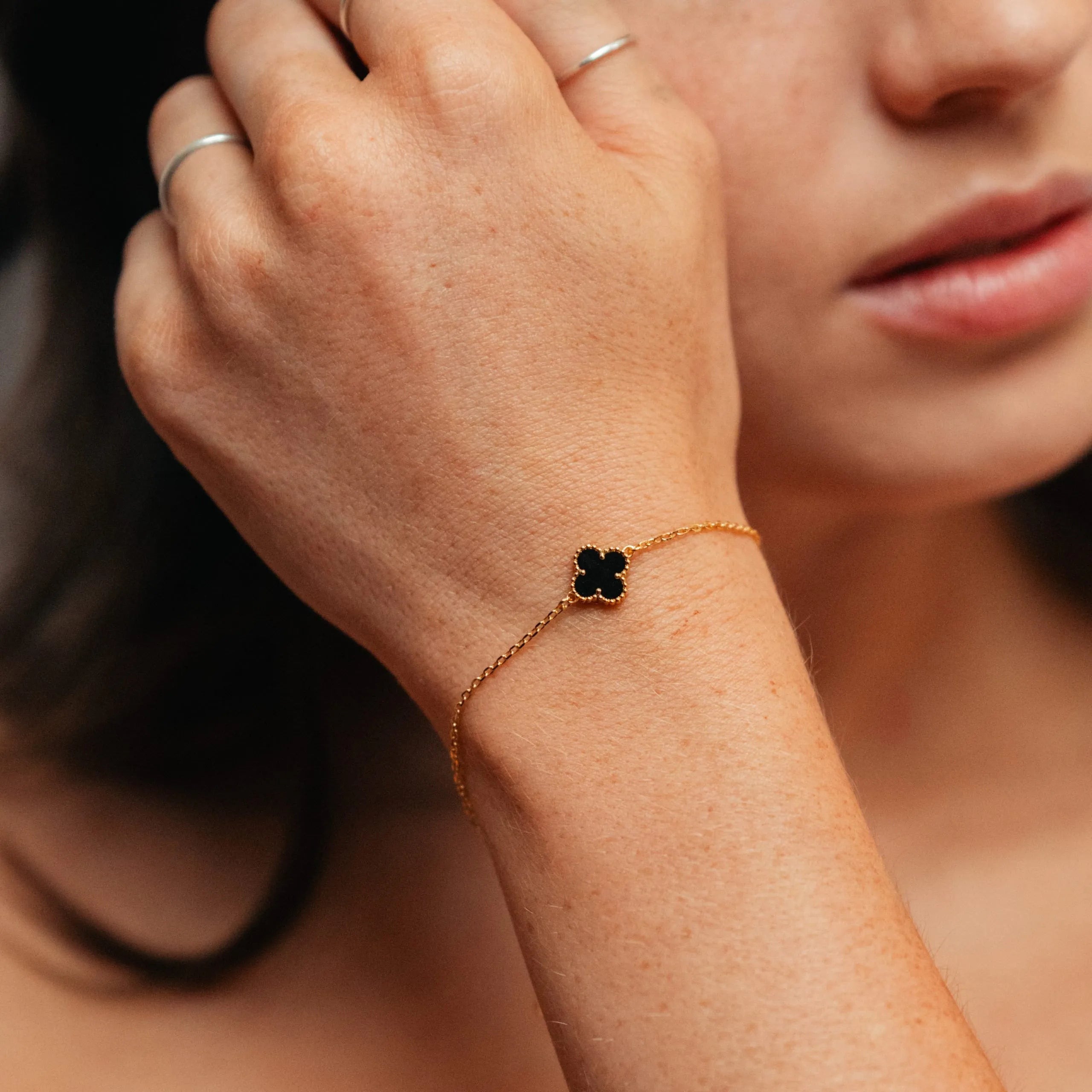 Alizia Single Clove Bracelet