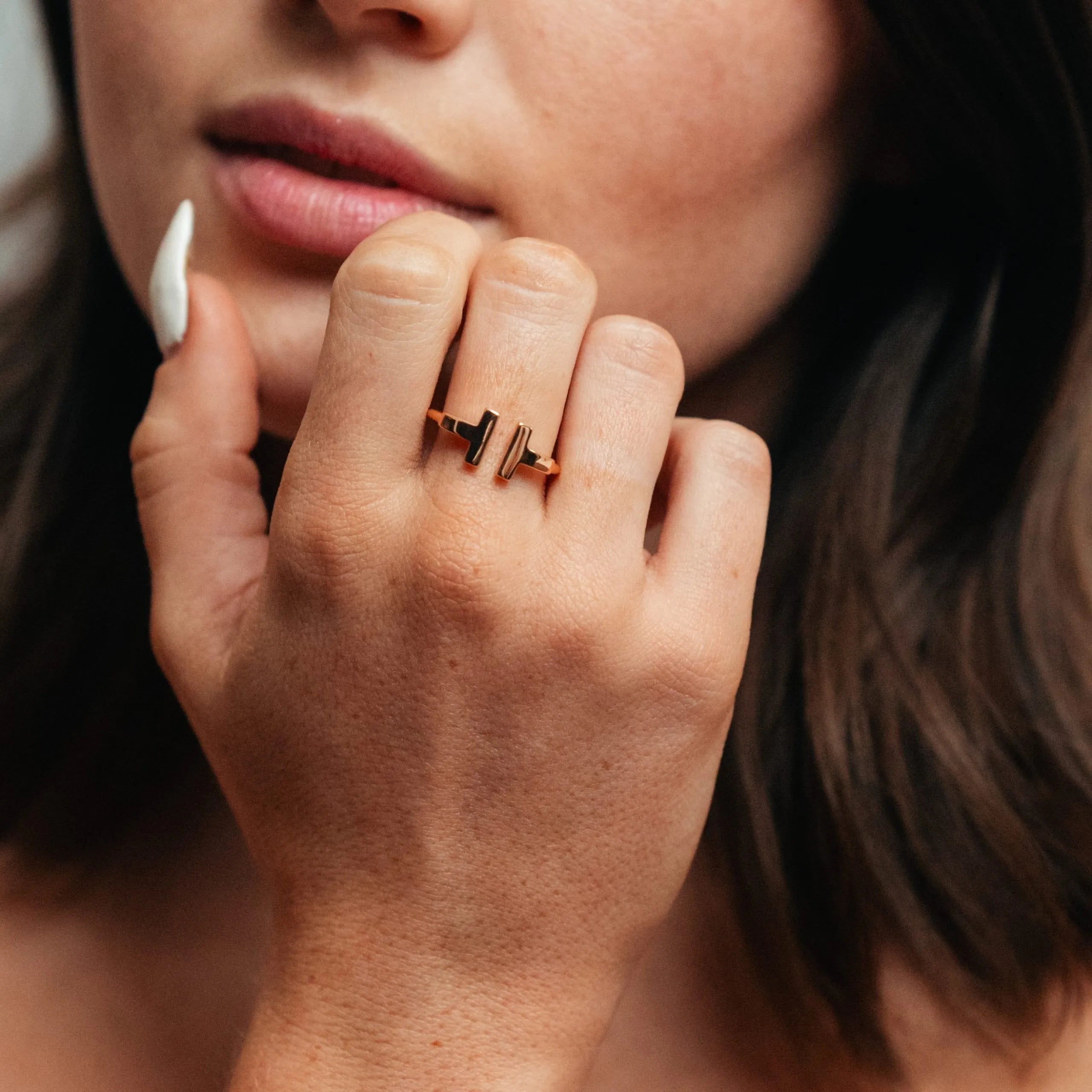 Alizia Double T Ring