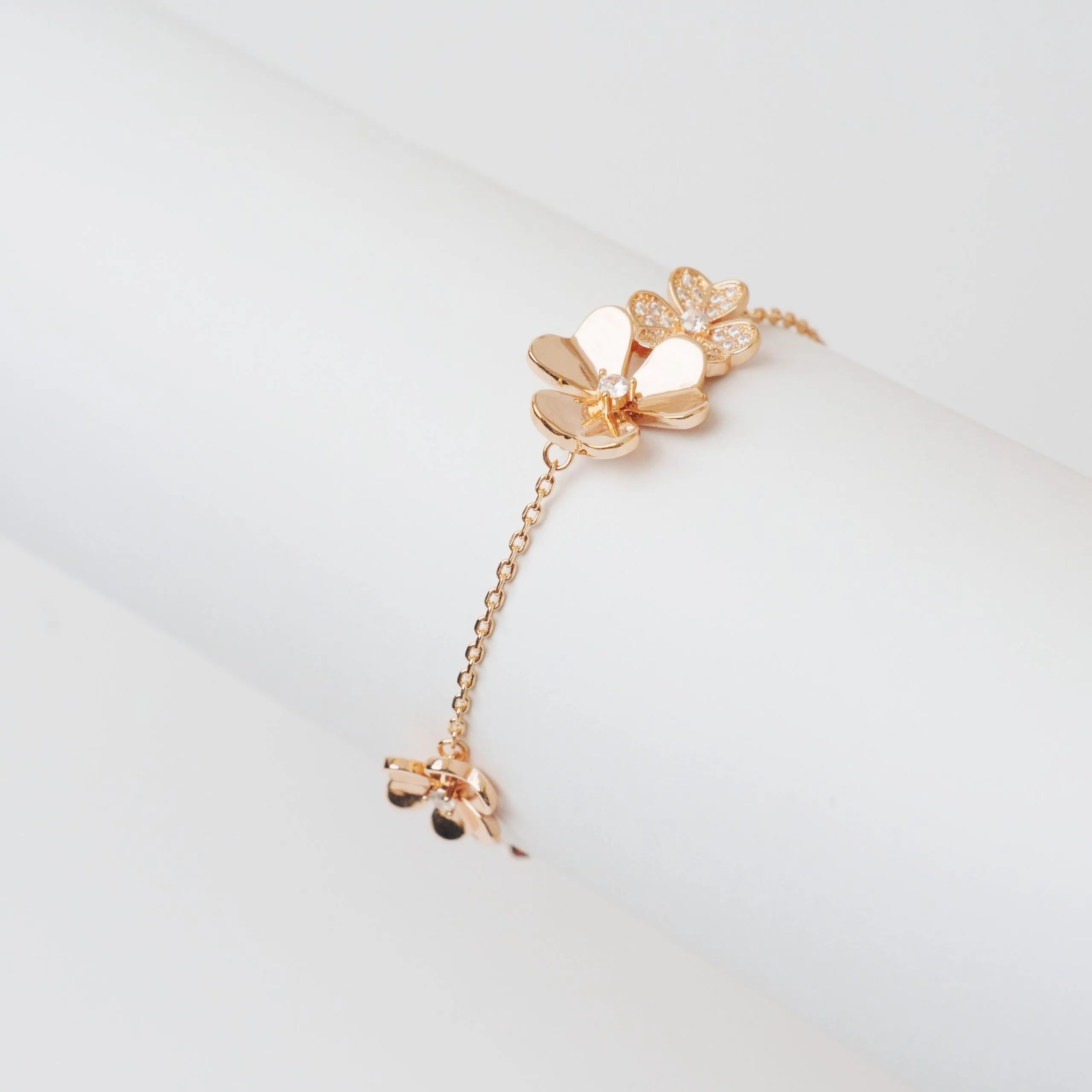 Alizia Five Flower Iris Bracelet