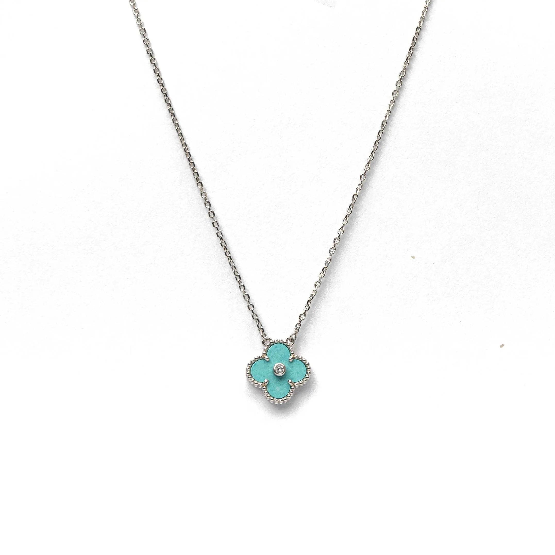 Alizia Single Stud Clove Short Necklace