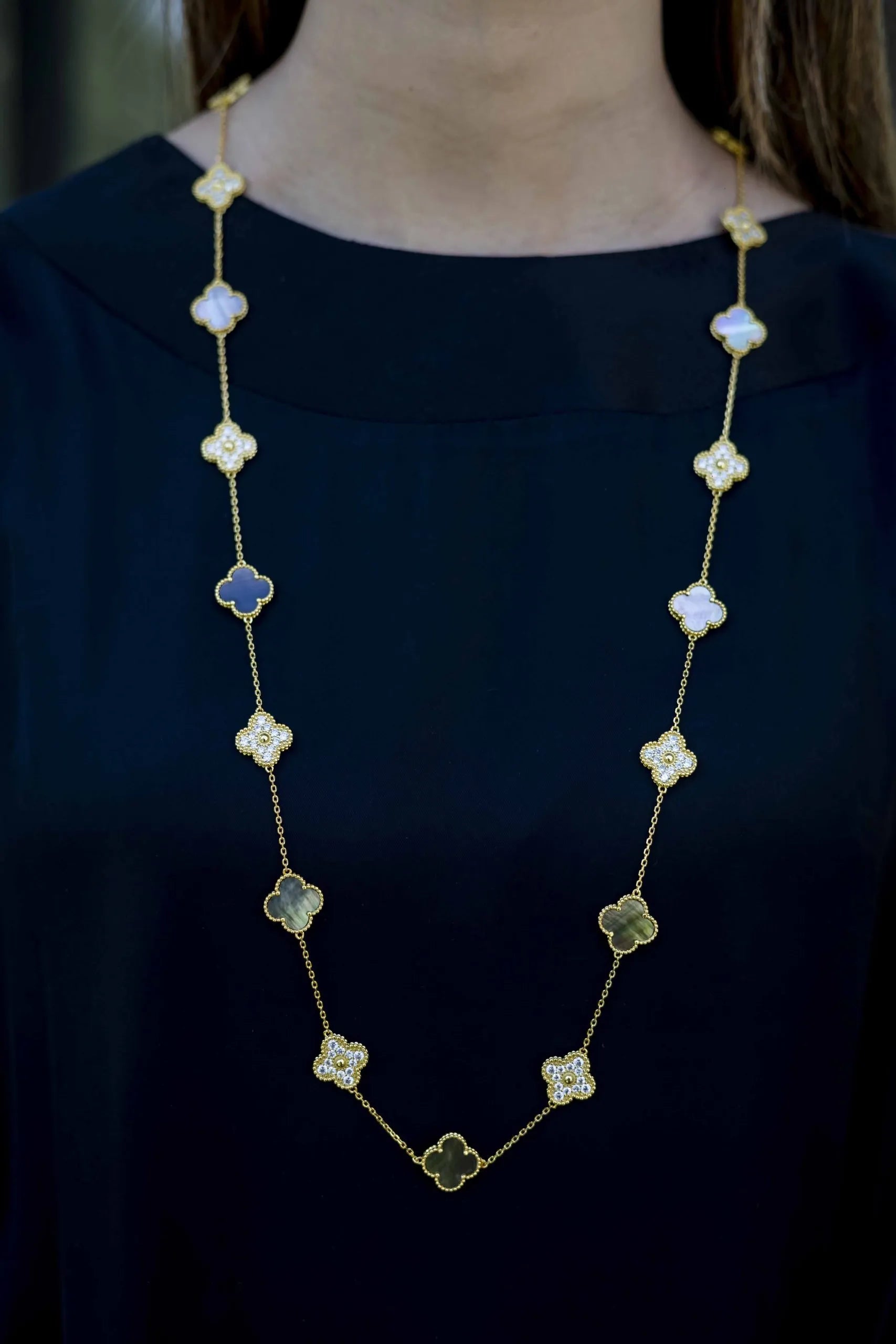 Alizia 2 Colour Cloves Necklace