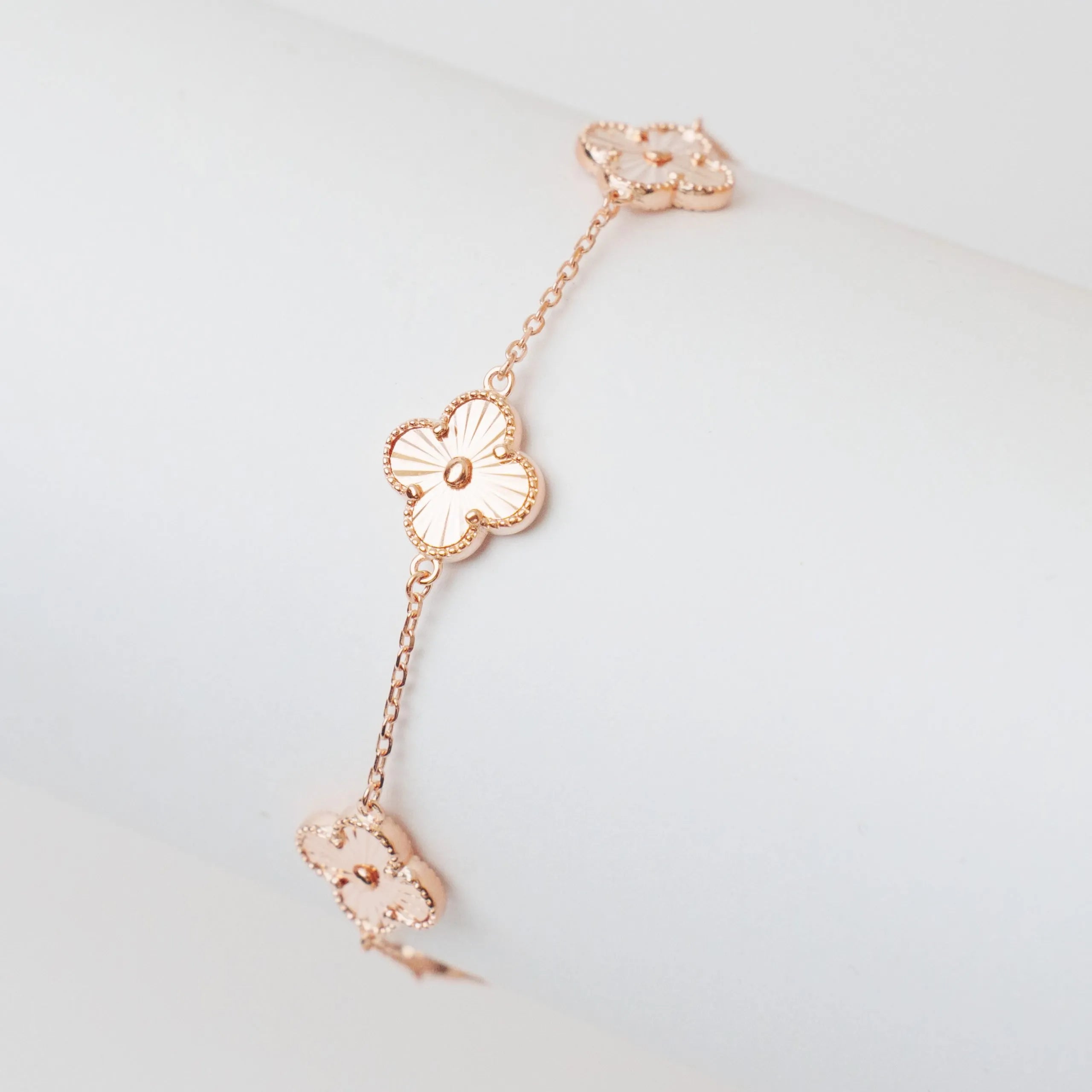 Alizia Small Shiny 5 Clove Bracelet