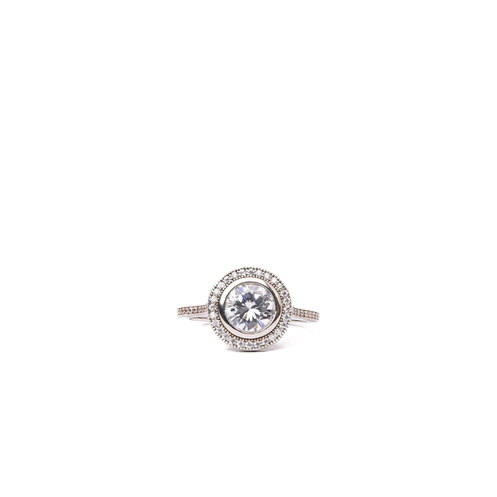 Alizia Defined Round Halo Ring