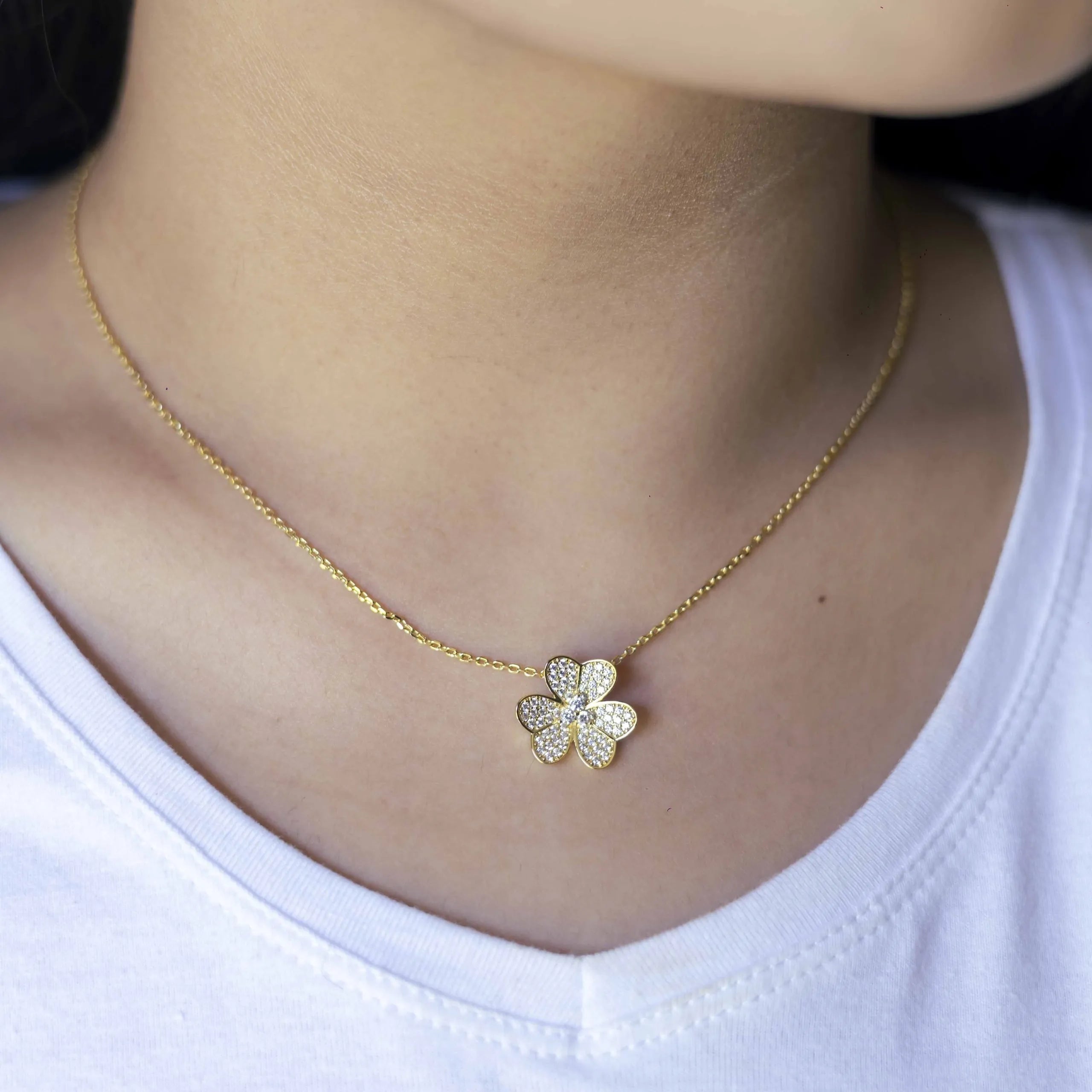 Alizia Full Crystal Iris Short Necklace