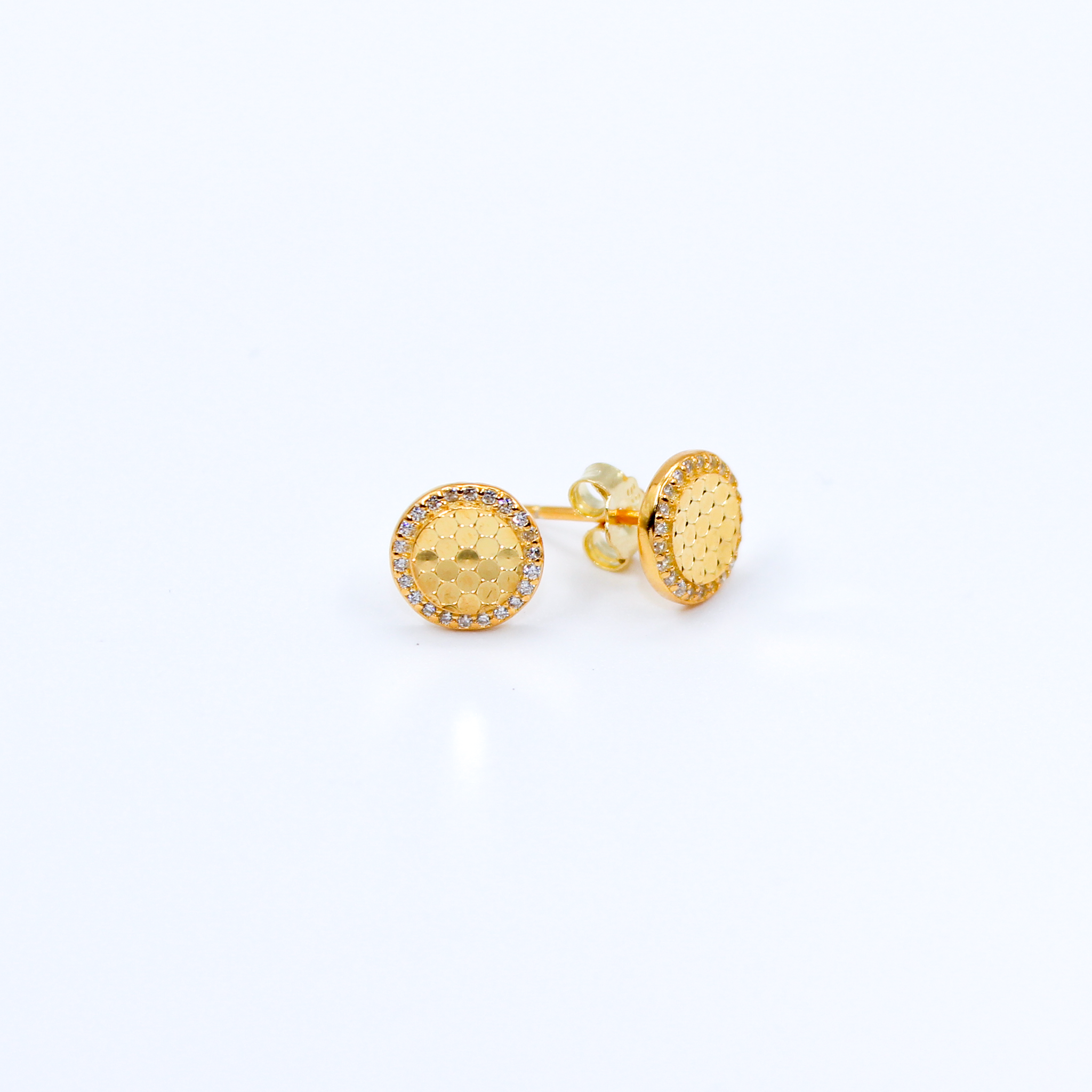 Alizia Honeycomb Round Stud