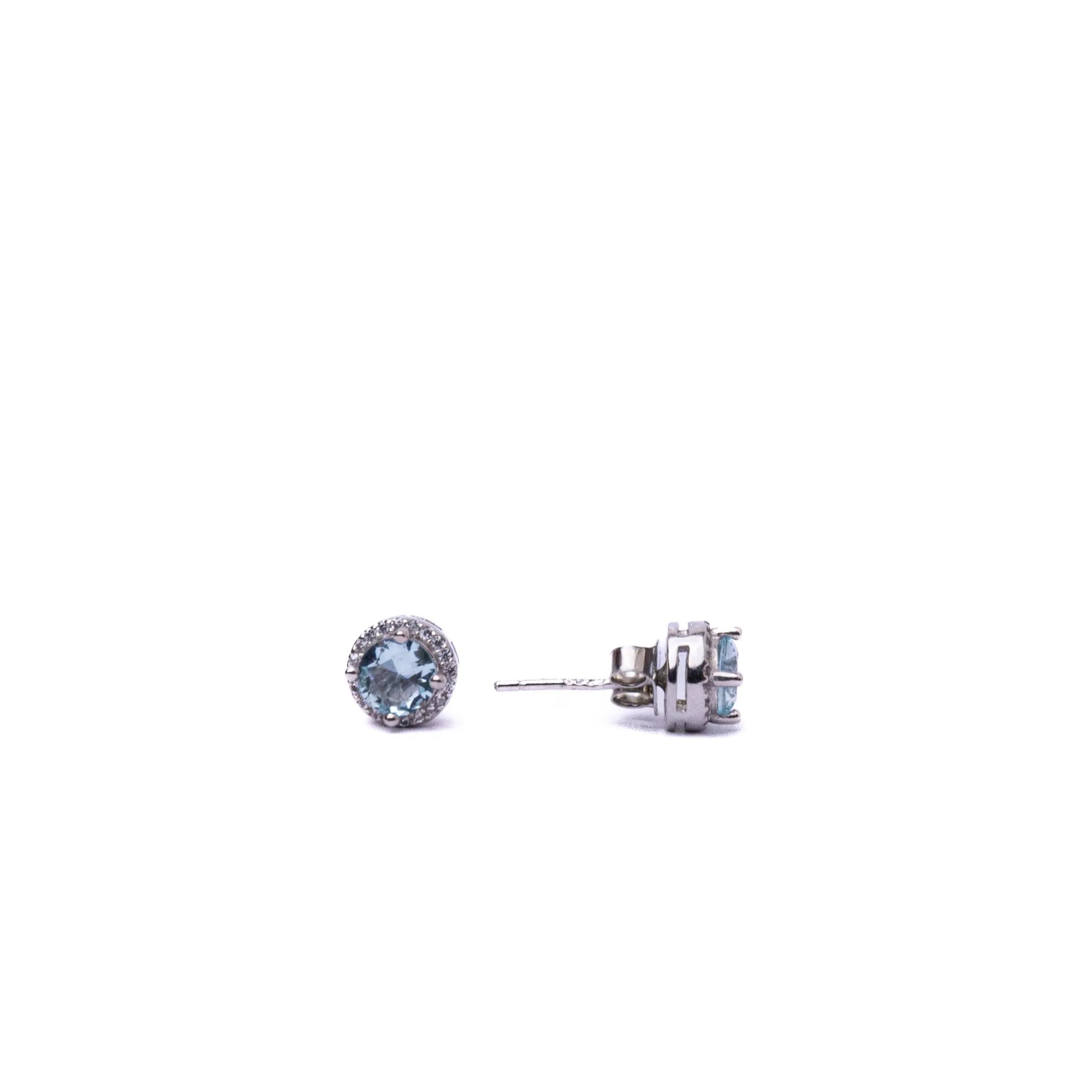 Alizia Halo 4 Claw Stud Stud Earrings