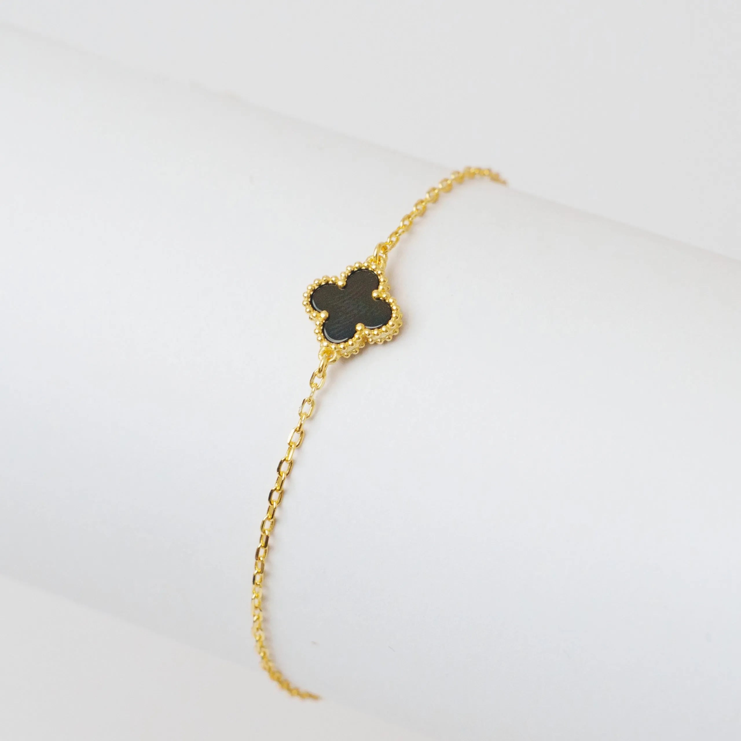 Alizia Single Clove Bracelet