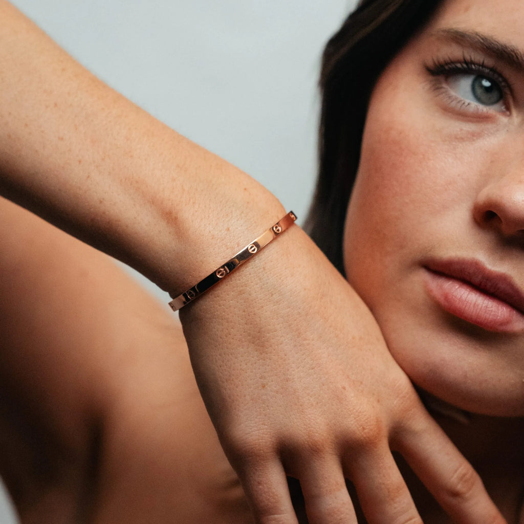 Alizia Dainty C Bangle