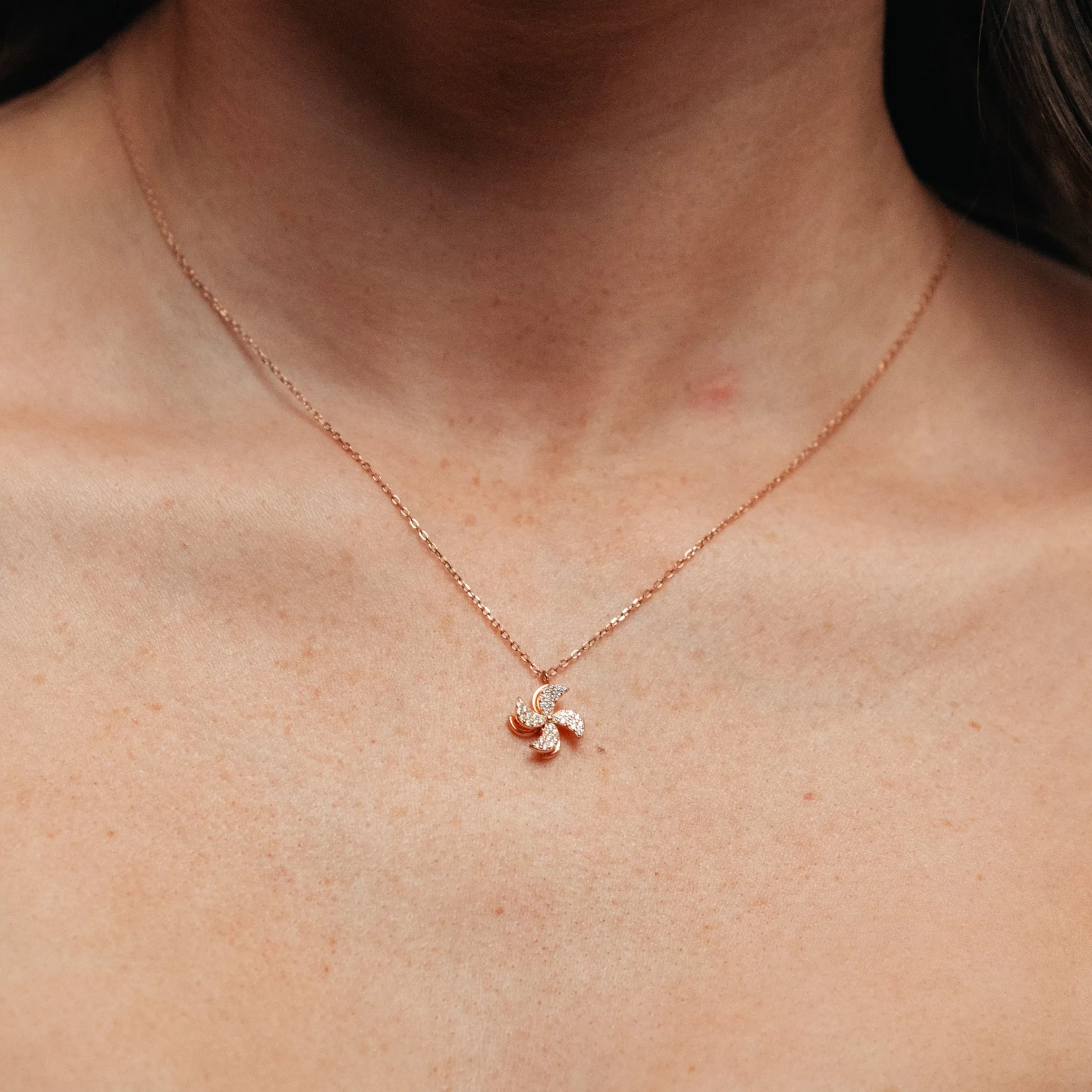 Alizia Moving Windmill Short Necklace