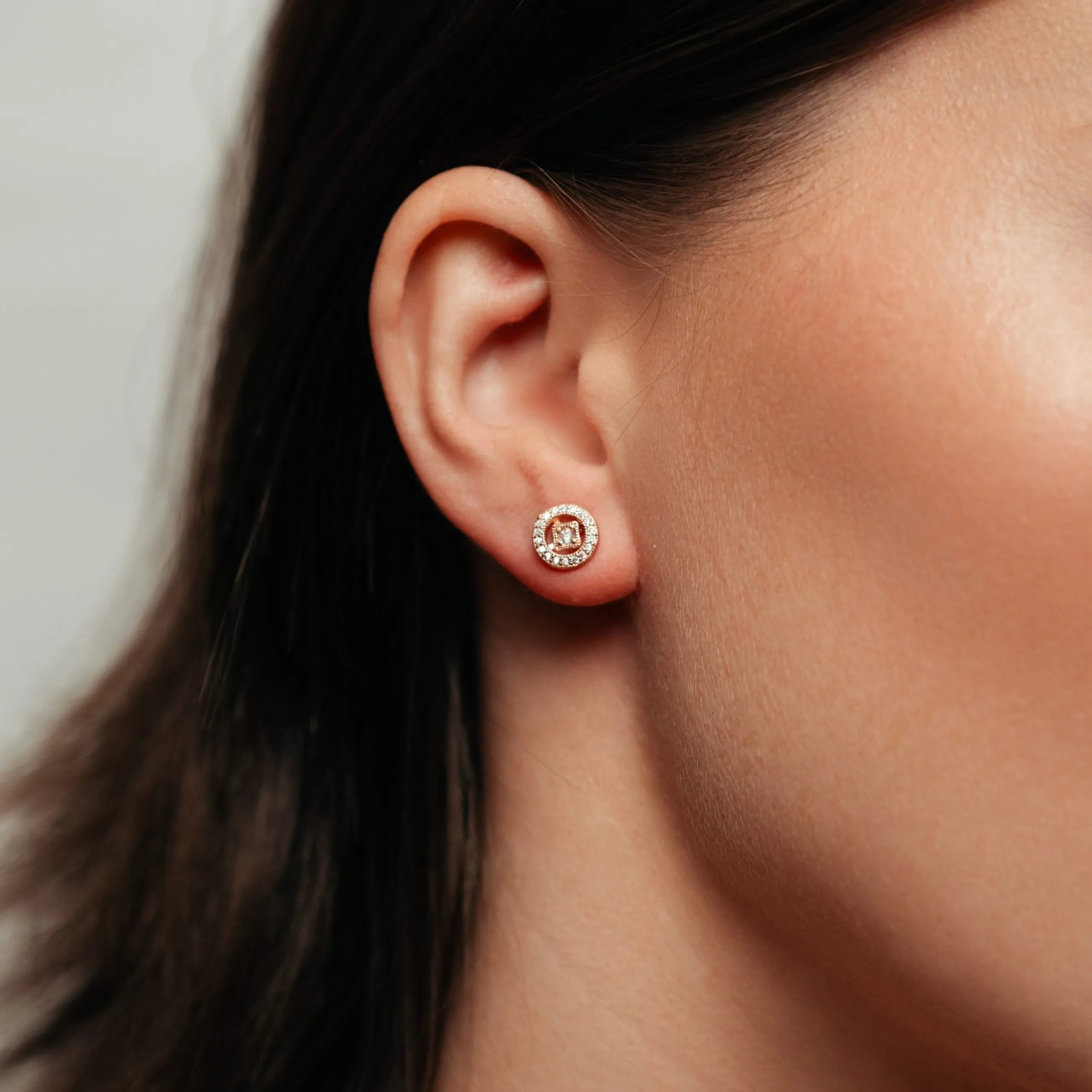 Alizia Mini Square Halo Stud Stud Earrings