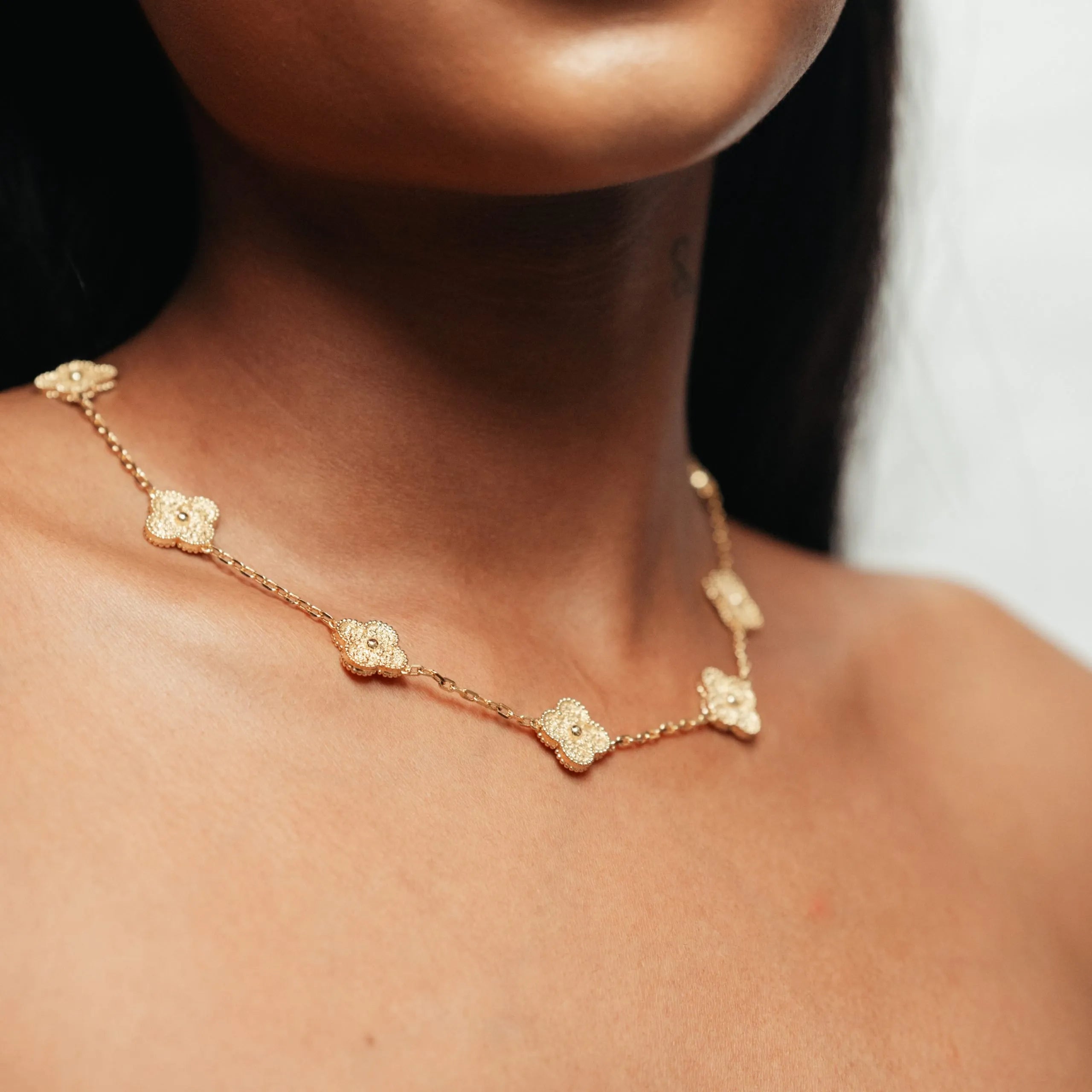 Alizia 10 Cloves Short Necklace